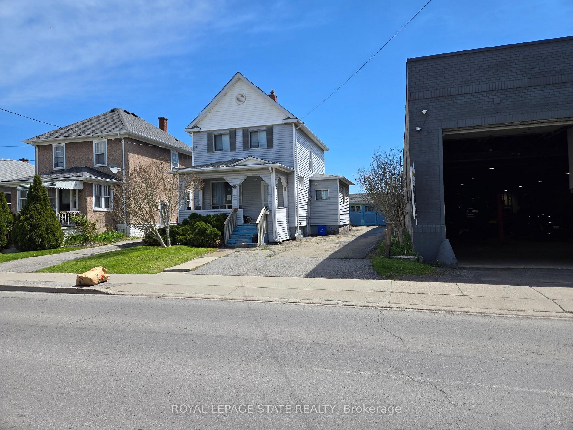 224 Burgar Street, Welland, ON - Outdoor With Facade
