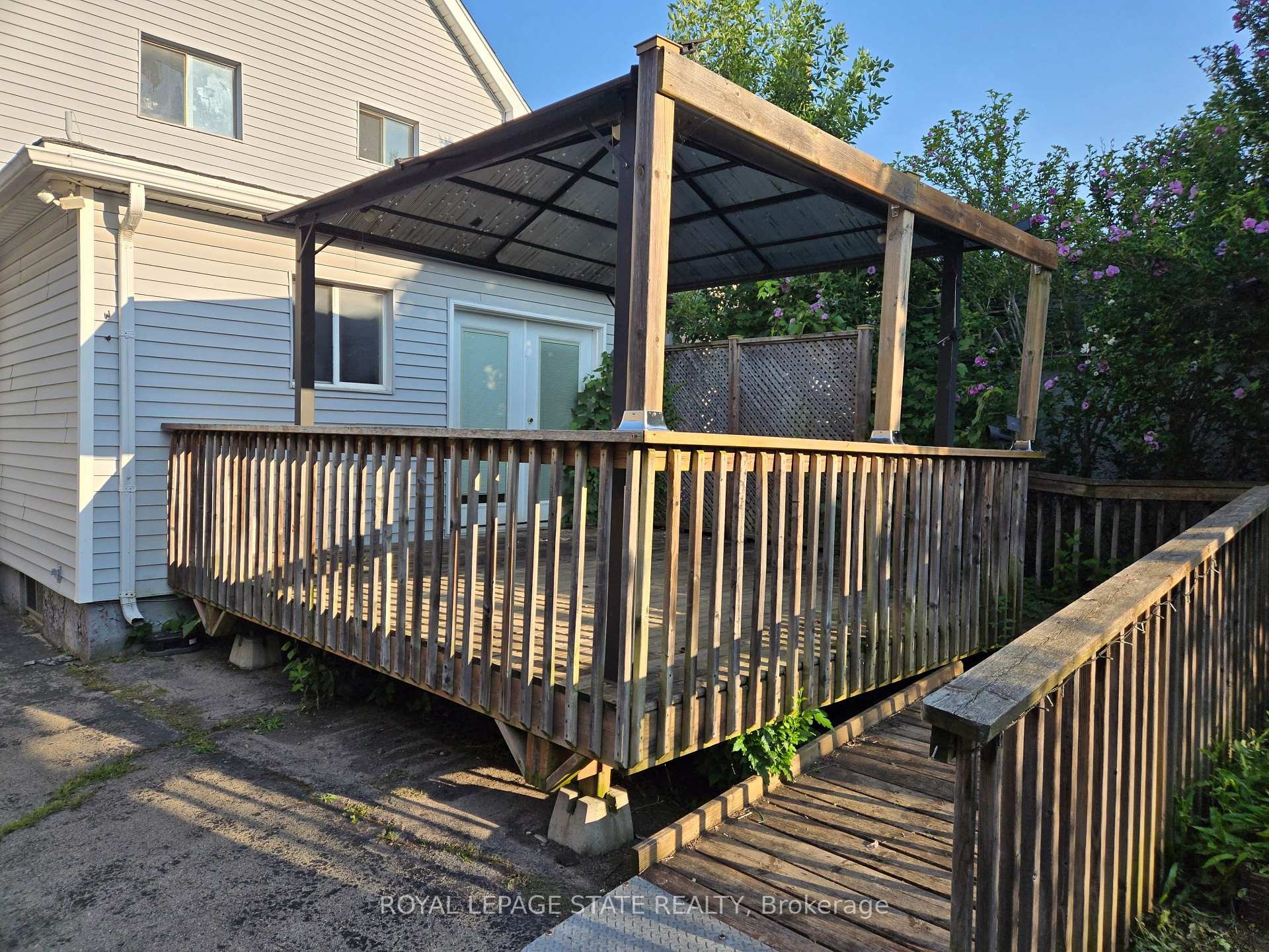224 Burgar Street, Welland, ON - Outdoor With Exterior