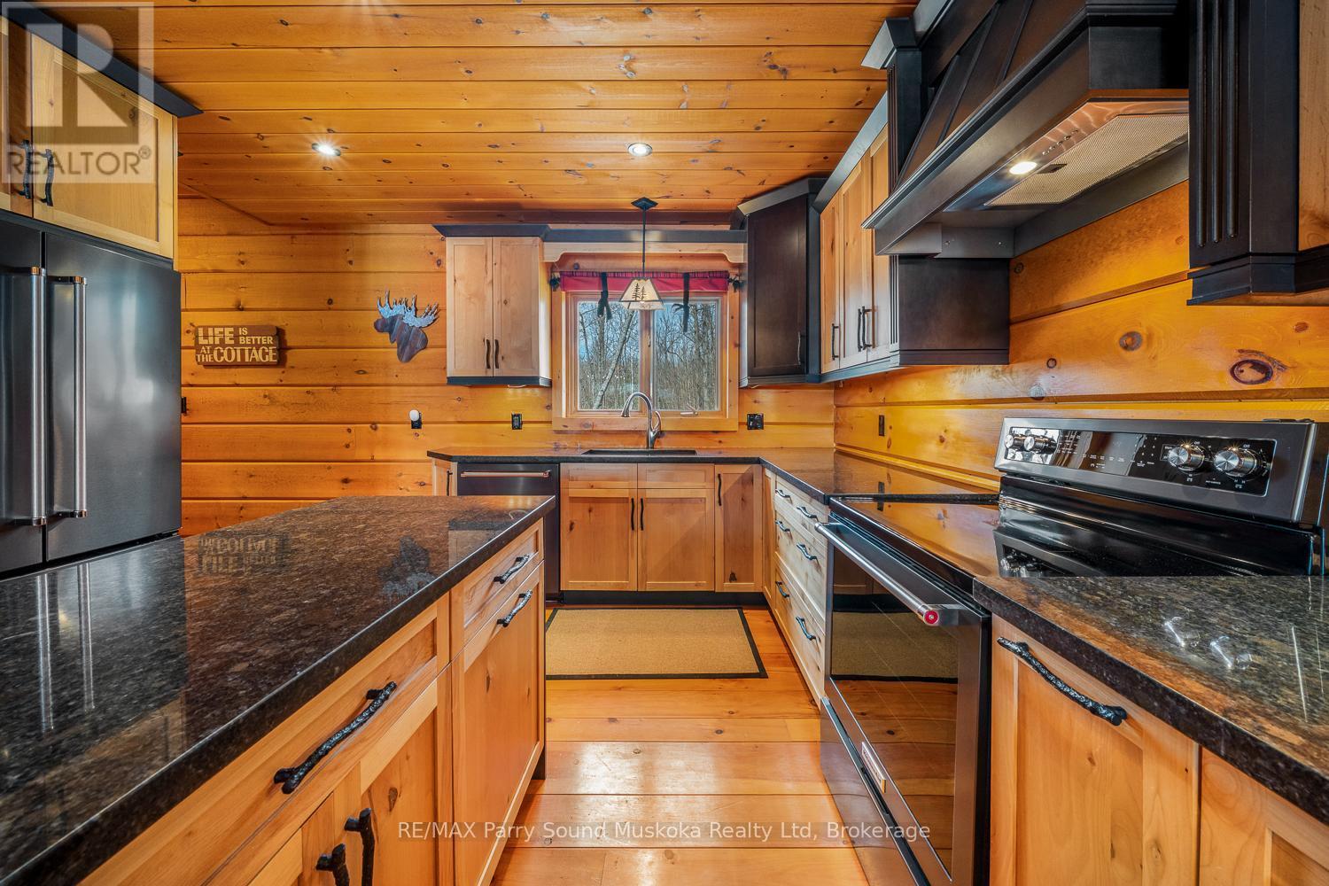 48 Wendy'S Lane, Mckellar, ON - Indoor Photo Showing Kitchen