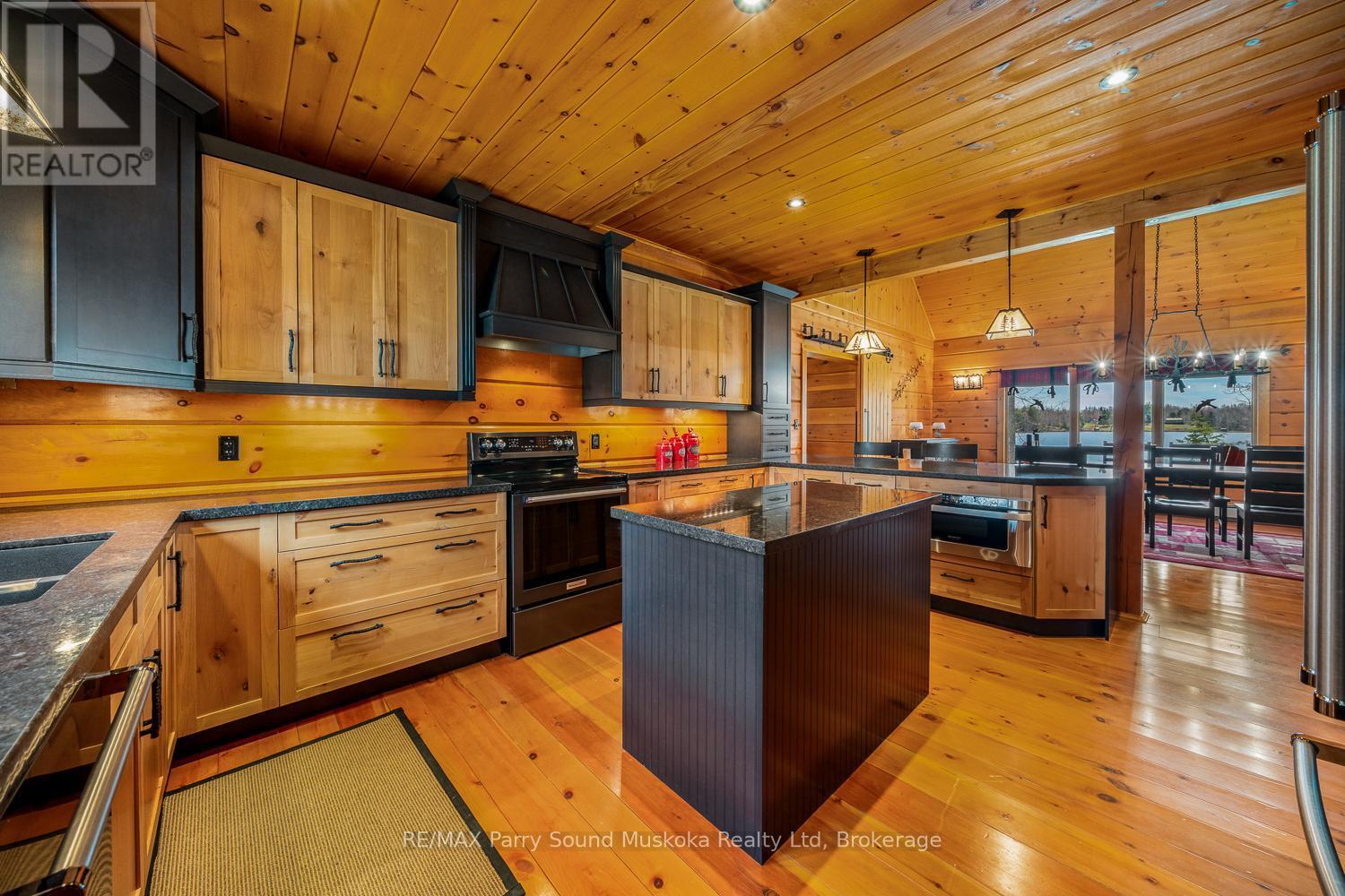 48 Wendy'S Lane, Mckellar, ON - Indoor Photo Showing Kitchen With Upgraded Kitchen