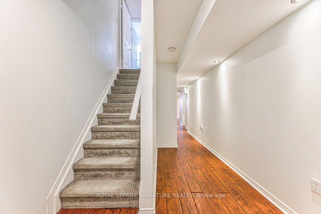 16 Westvillage Drive, Hamilton, ON - Indoor Photo Showing Other Room