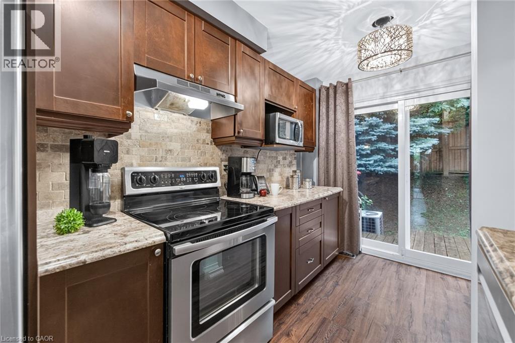 3 Beverly Lane, Georgetown, ON - Indoor Photo Showing Kitchen