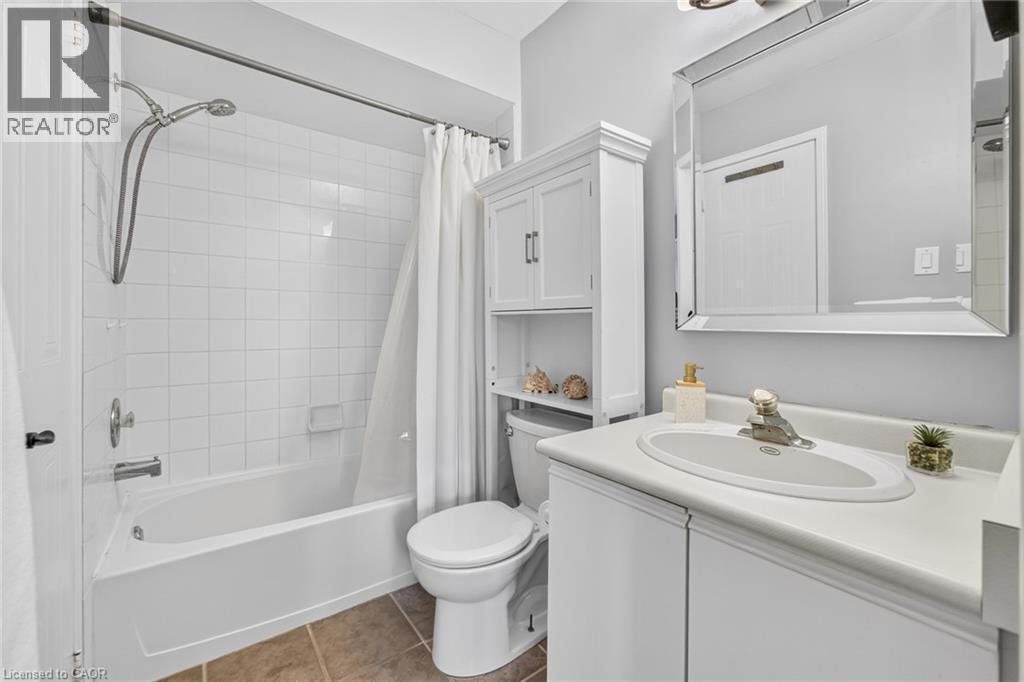3 Beverly Lane, Georgetown, ON - Indoor Photo Showing Bathroom