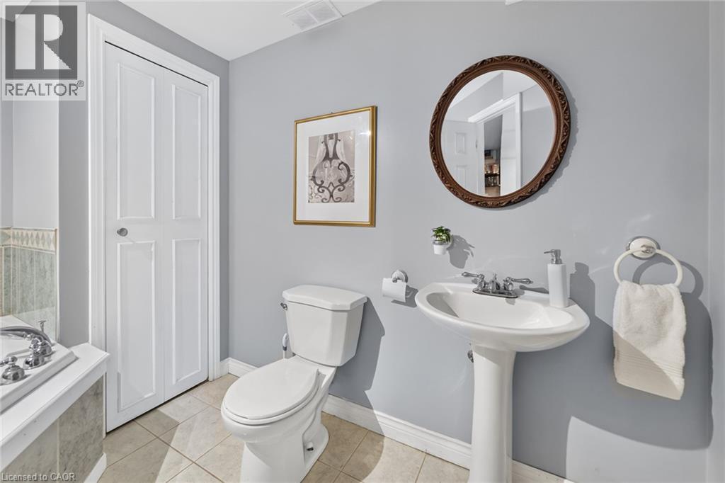 3 Beverly Lane, Georgetown, ON - Indoor Photo Showing Bathroom