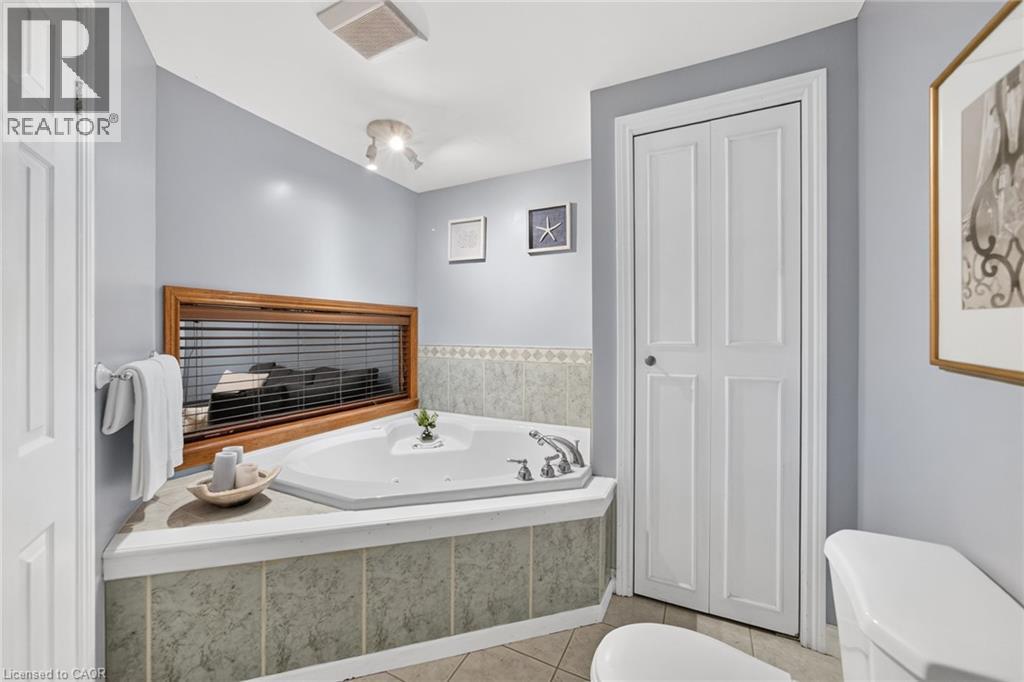 3 Beverly Lane, Georgetown, ON - Indoor Photo Showing Bathroom
