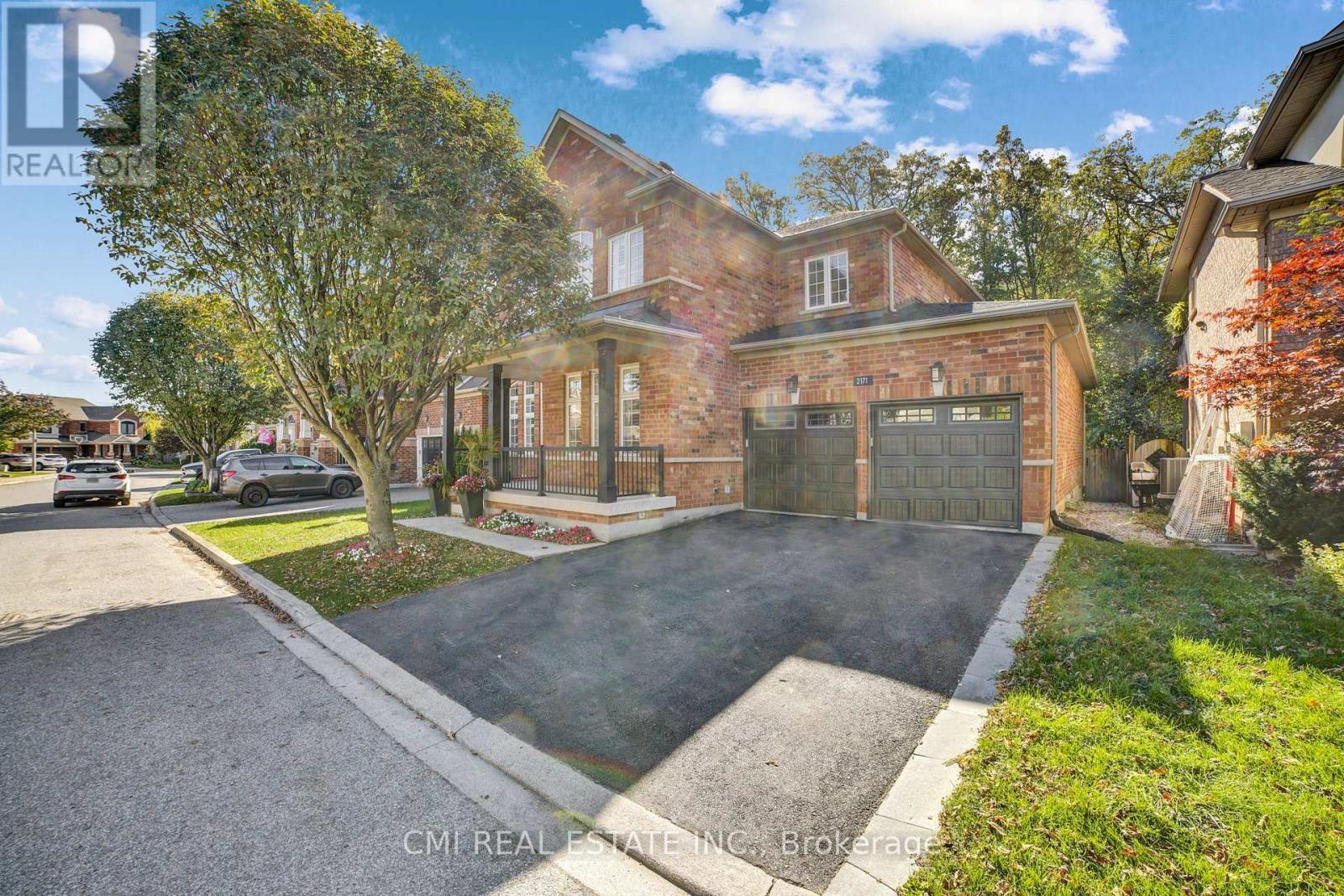 2171 Jardine Crescent, Burlington, ON - Outdoor
