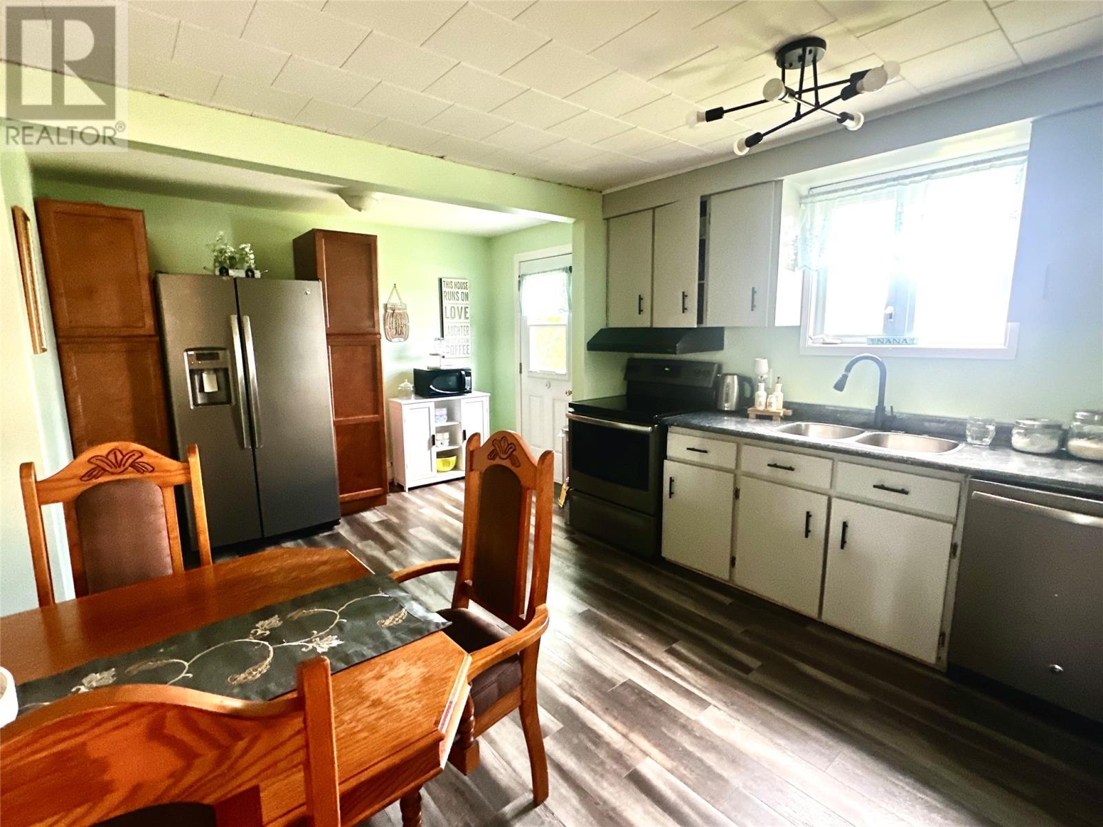 3 Sunset Drive, Badger, NL - Indoor