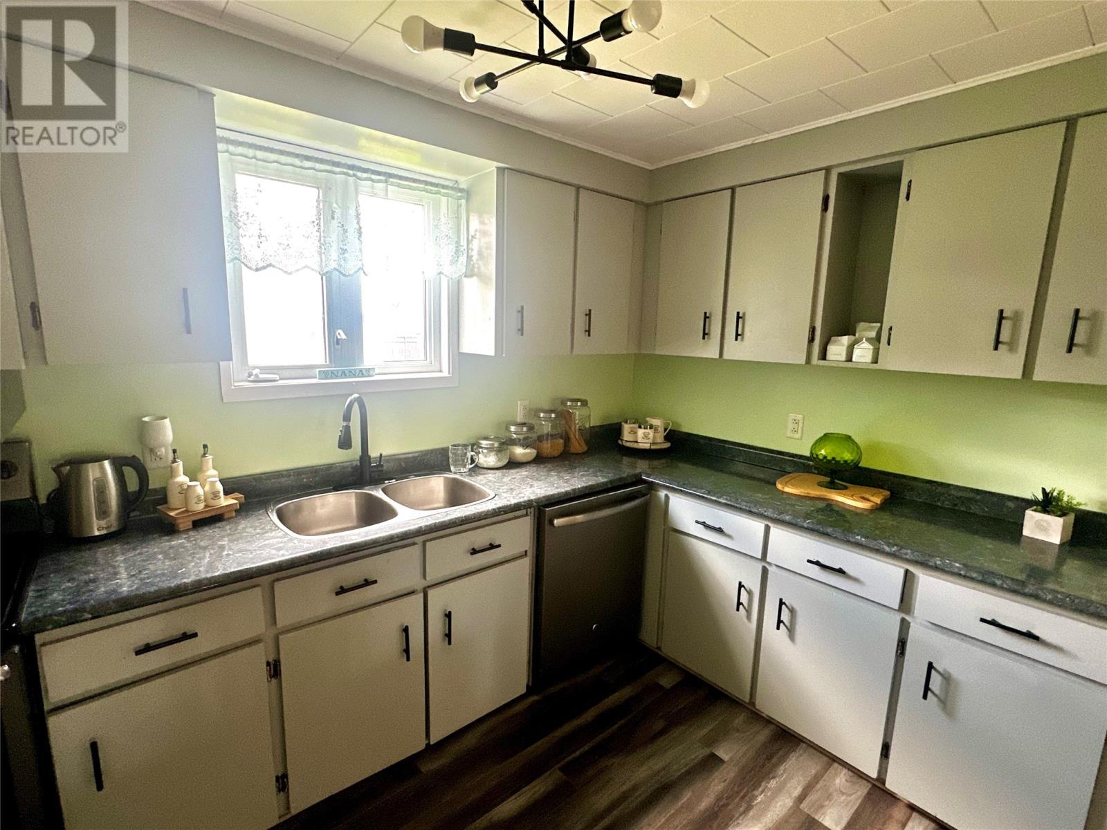 3 Sunset Drive, Badger, NL - Indoor Photo Showing Kitchen With Double Sink