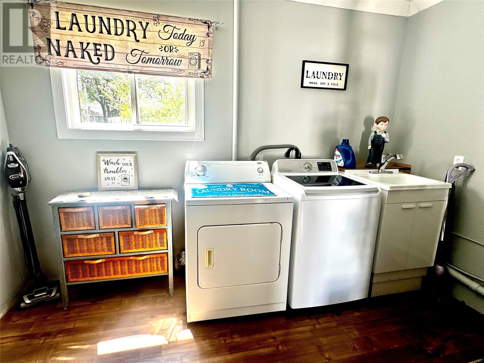 3 Sunset Drive, Badger, NL - Indoor Photo Showing Laundry Room