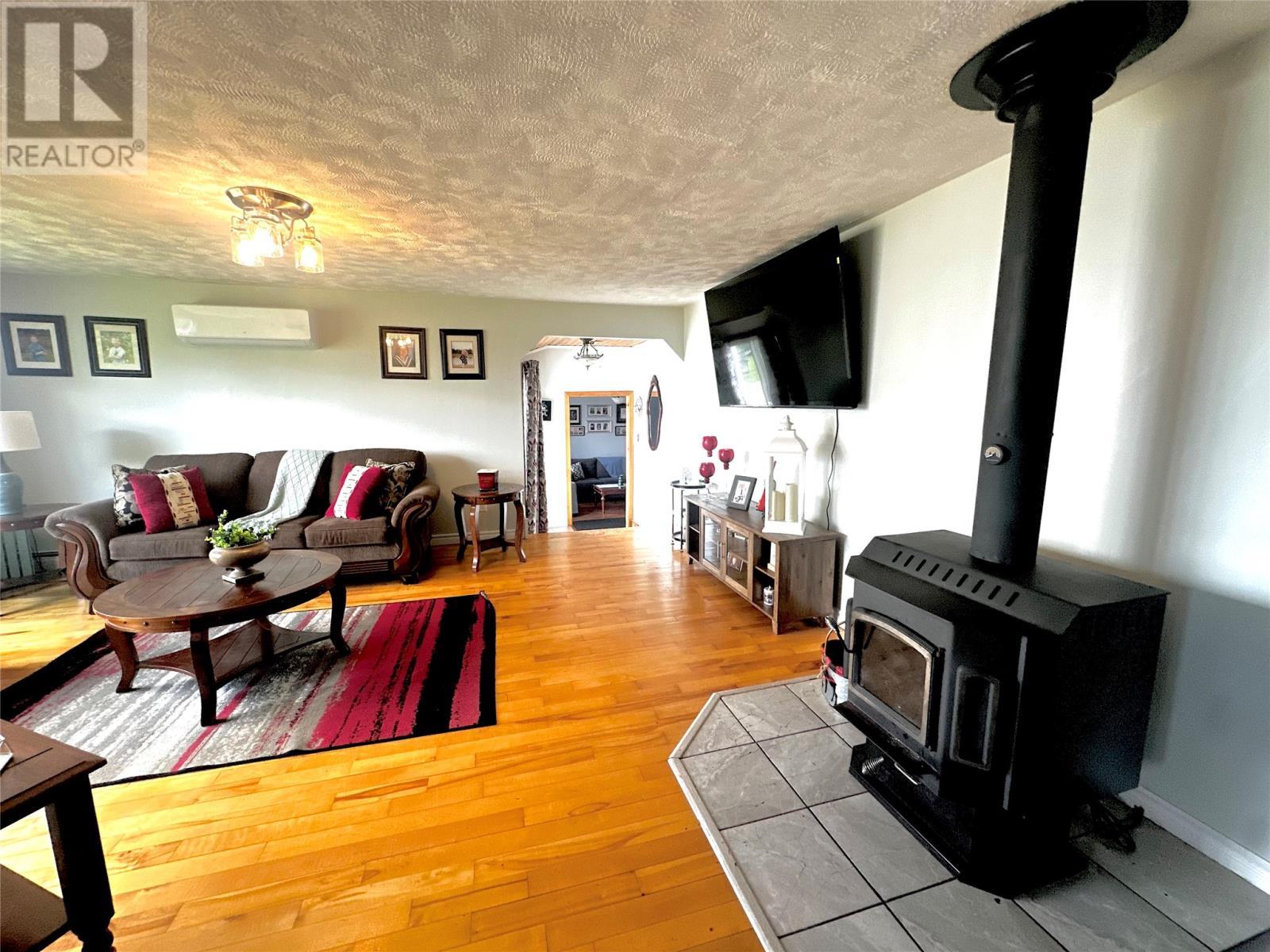 3 Sunset Drive, Badger, NL - Indoor Photo Showing Living Room