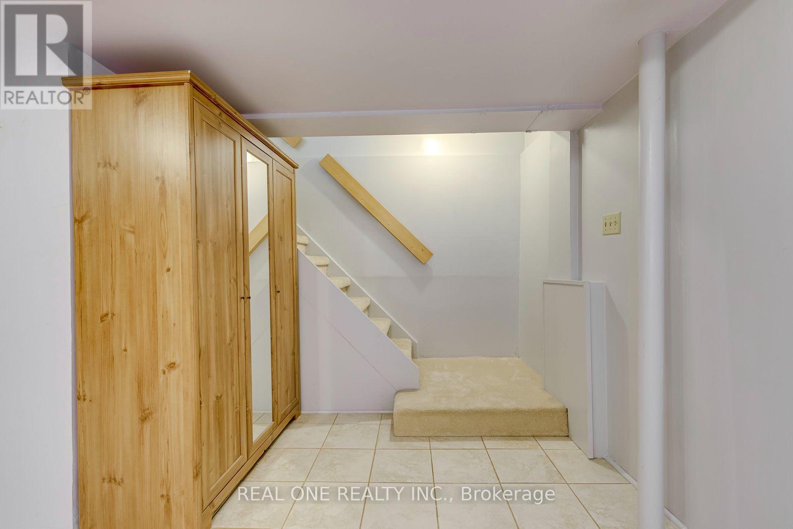 741 Queensbridge Drive, Mississauga, ON - Indoor Photo Showing Other Room
