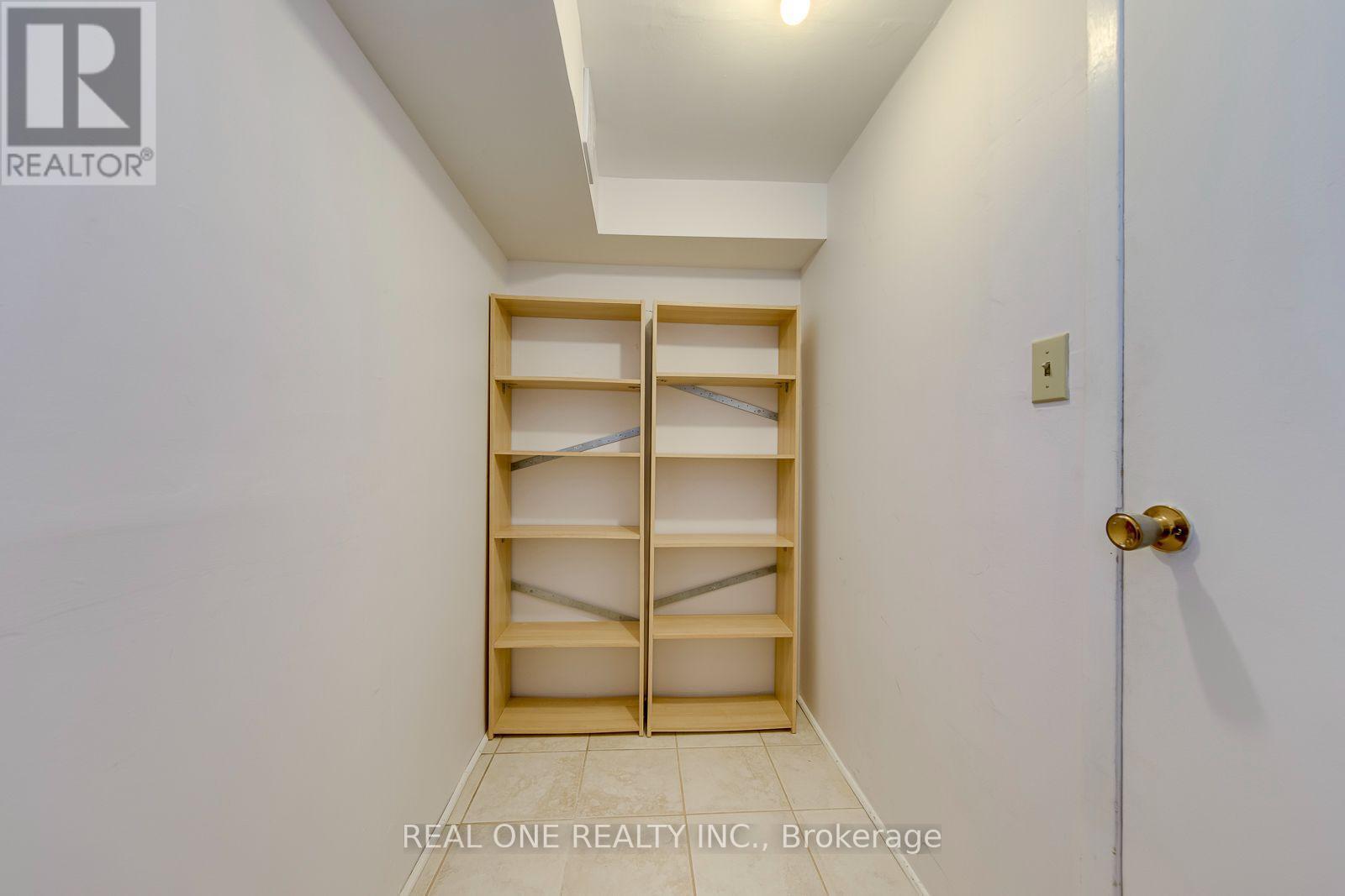 741 Queensbridge Drive, Mississauga, ON - Photo Showing Other Room