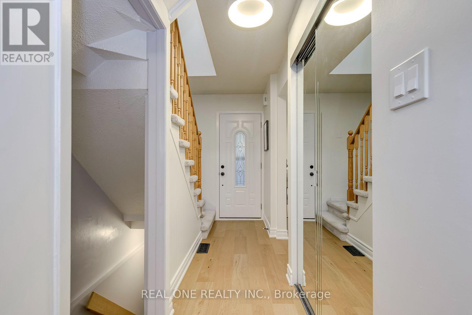 741 Queensbridge Drive, Mississauga, ON - Indoor Photo Showing Other Room