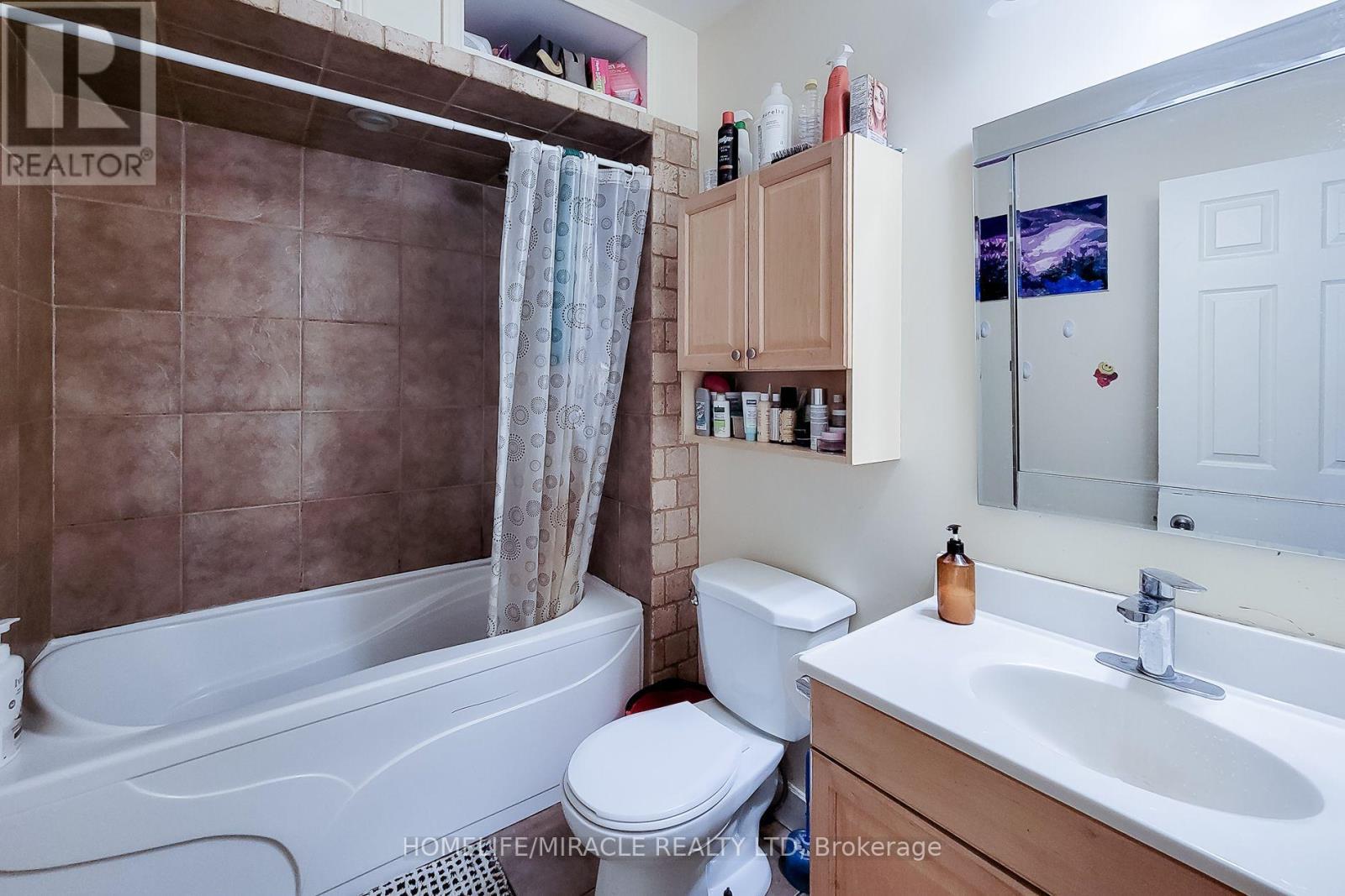 87 Rice Road, Welland, ON - Indoor Photo Showing Bathroom