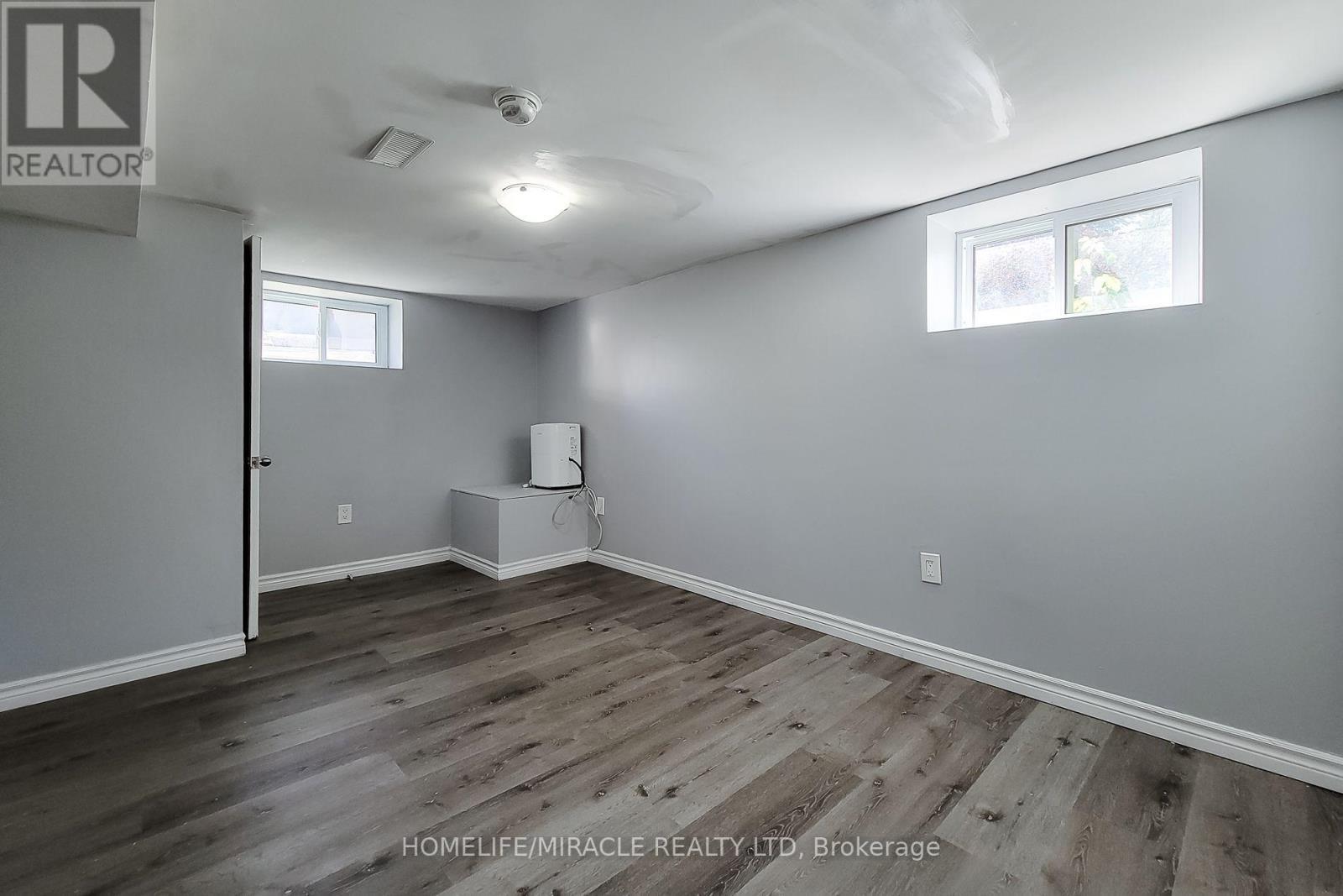 87 Rice Road, Welland, ON - Indoor Photo Showing Other Room