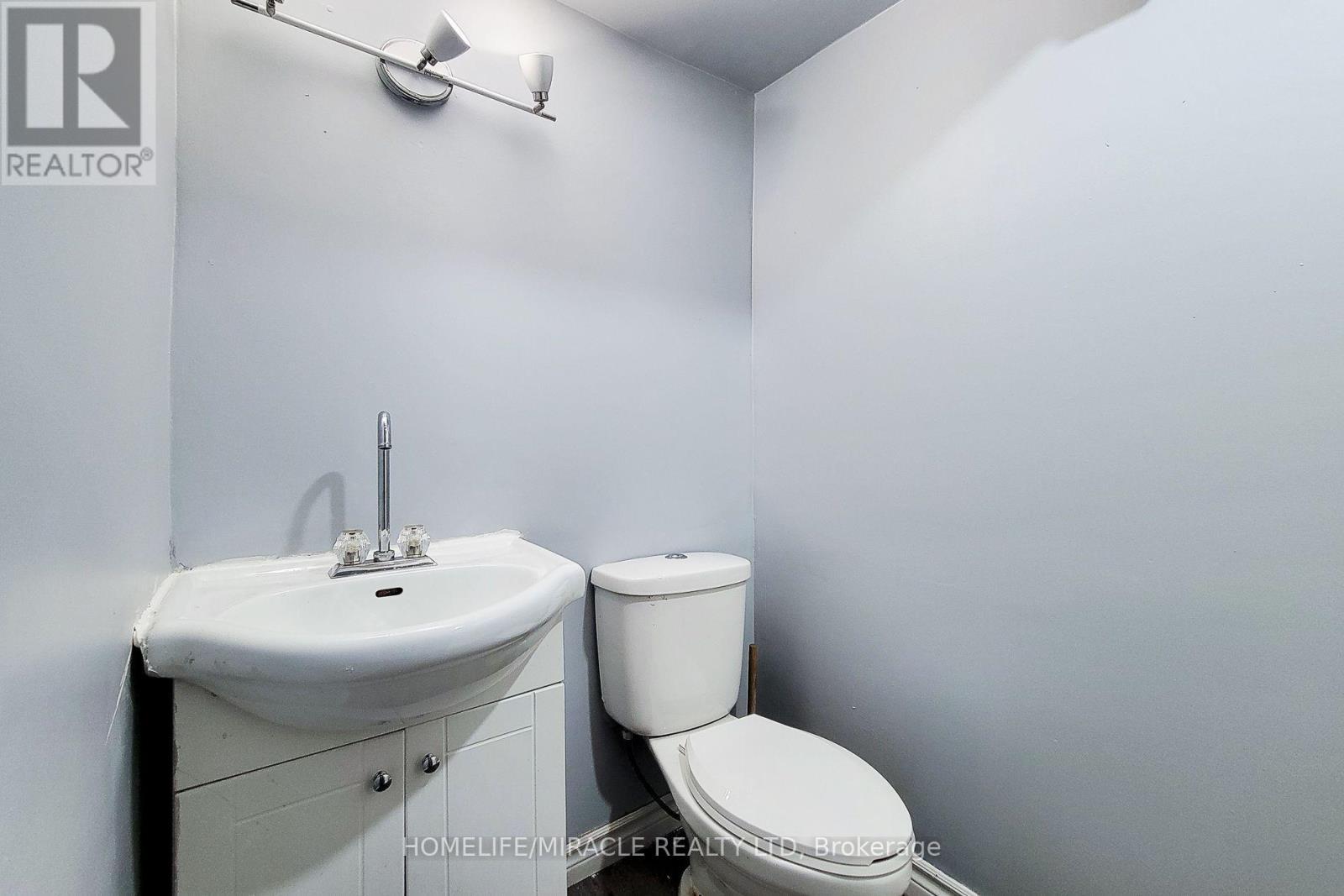 87 Rice Road, Welland, ON - Indoor Photo Showing Bathroom