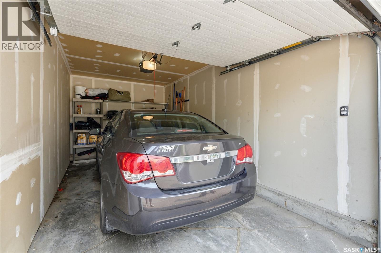 303 302 Nelson Road, Saskatoon, SK - Indoor Photo Showing Garage