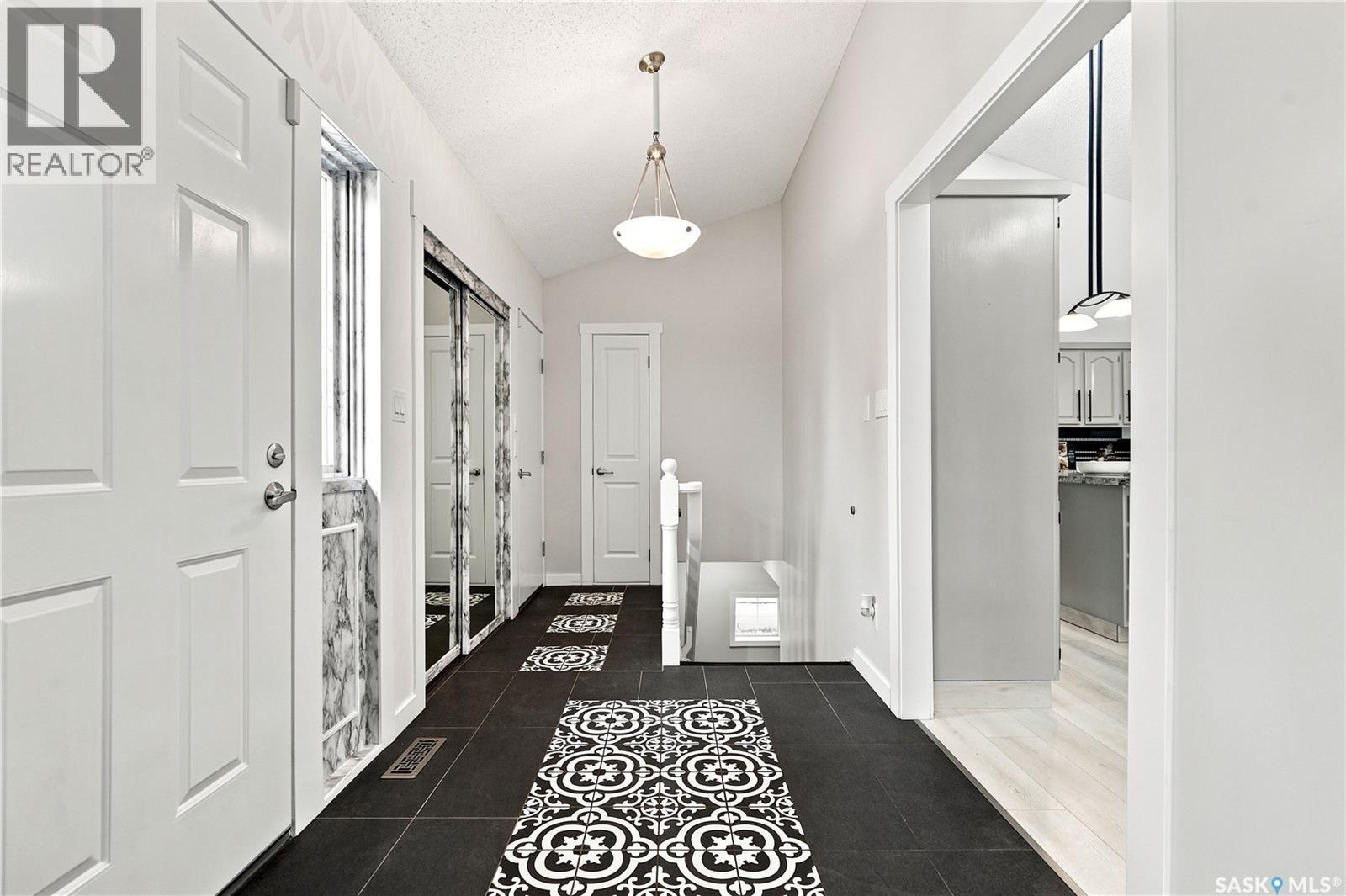 746 Wilkinson Way, Saskatoon, SK
