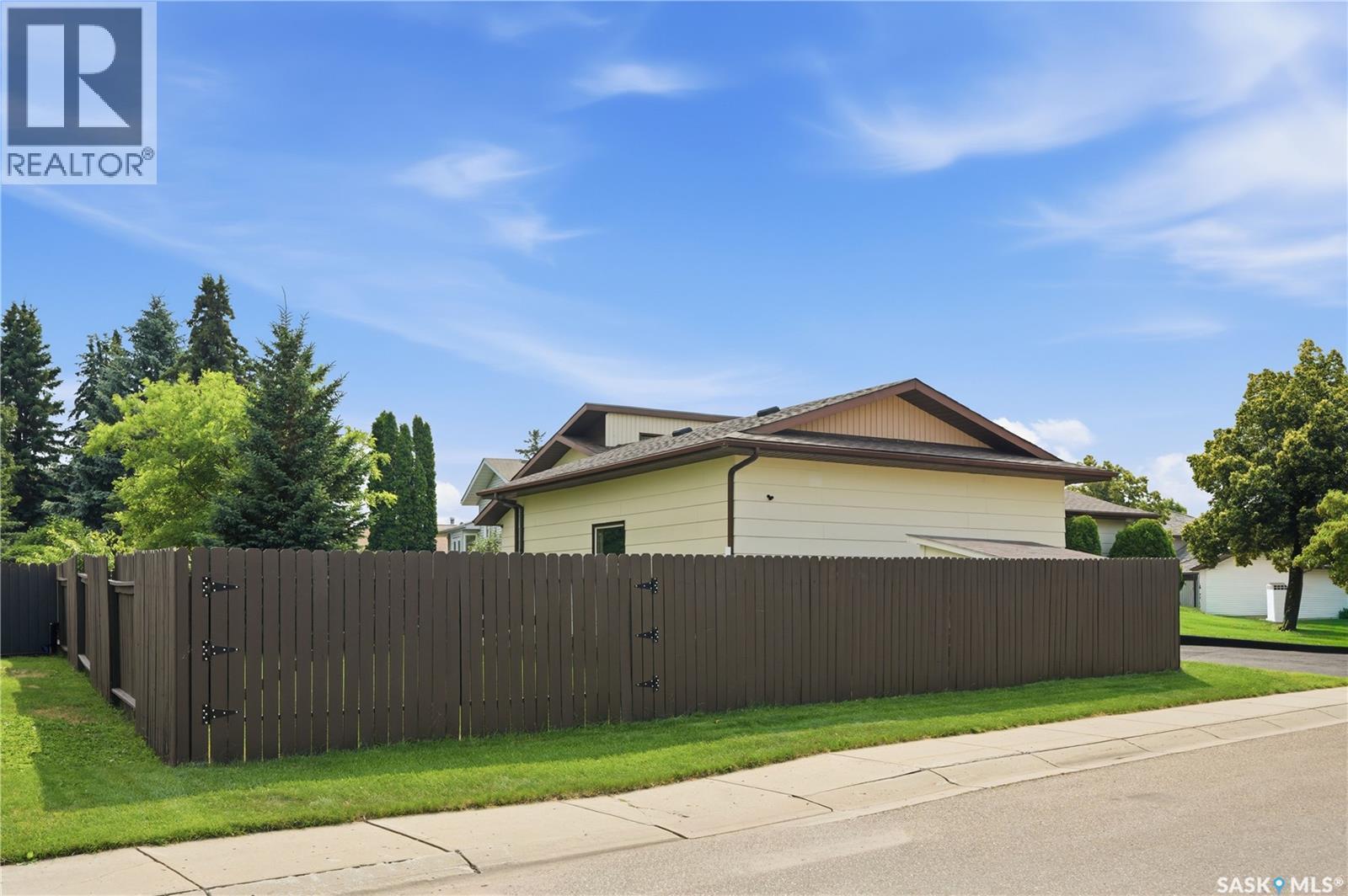 746 Wilkinson Way, Saskatoon, SK