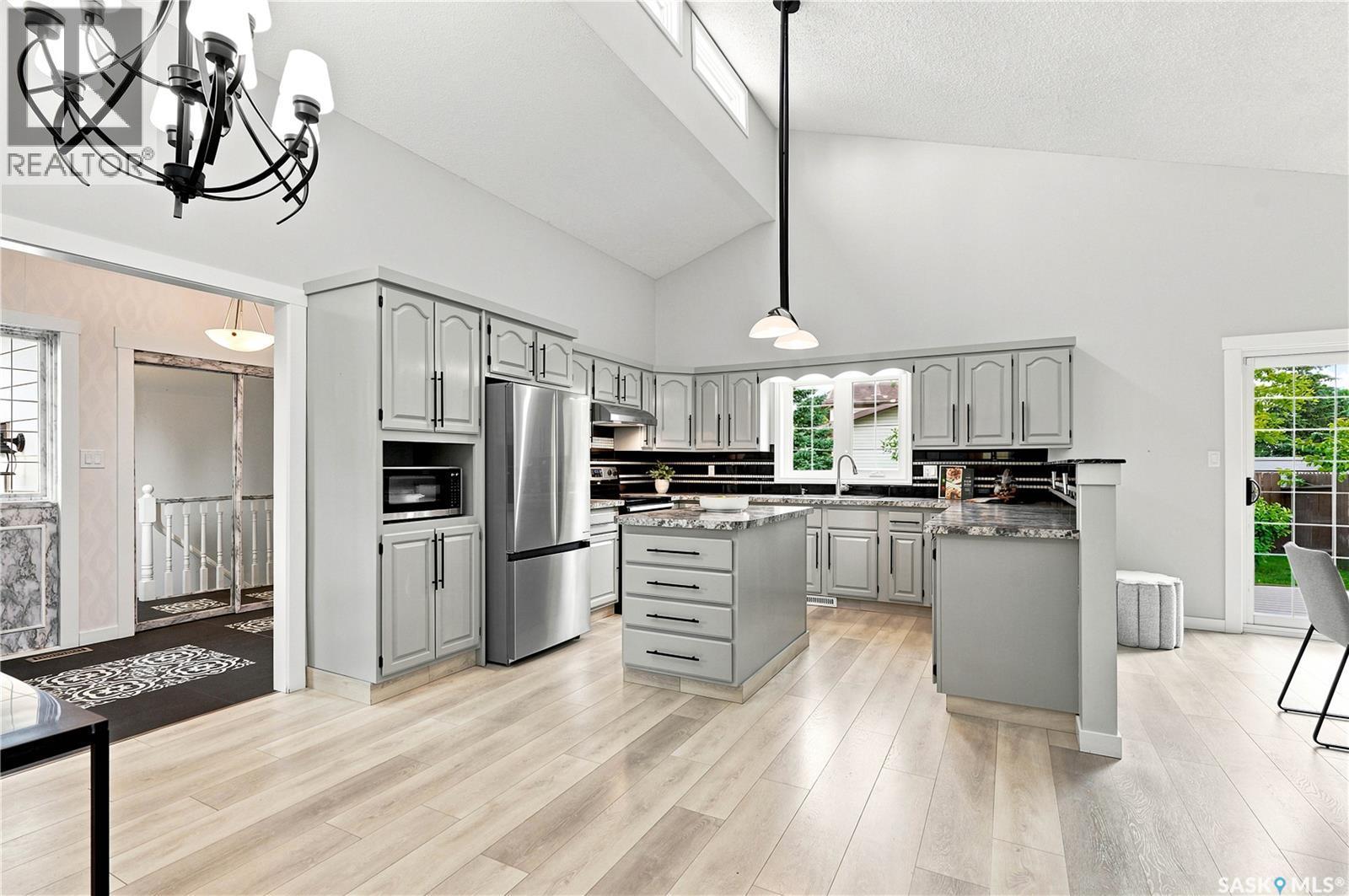 746 Wilkinson Way, Saskatoon, SK