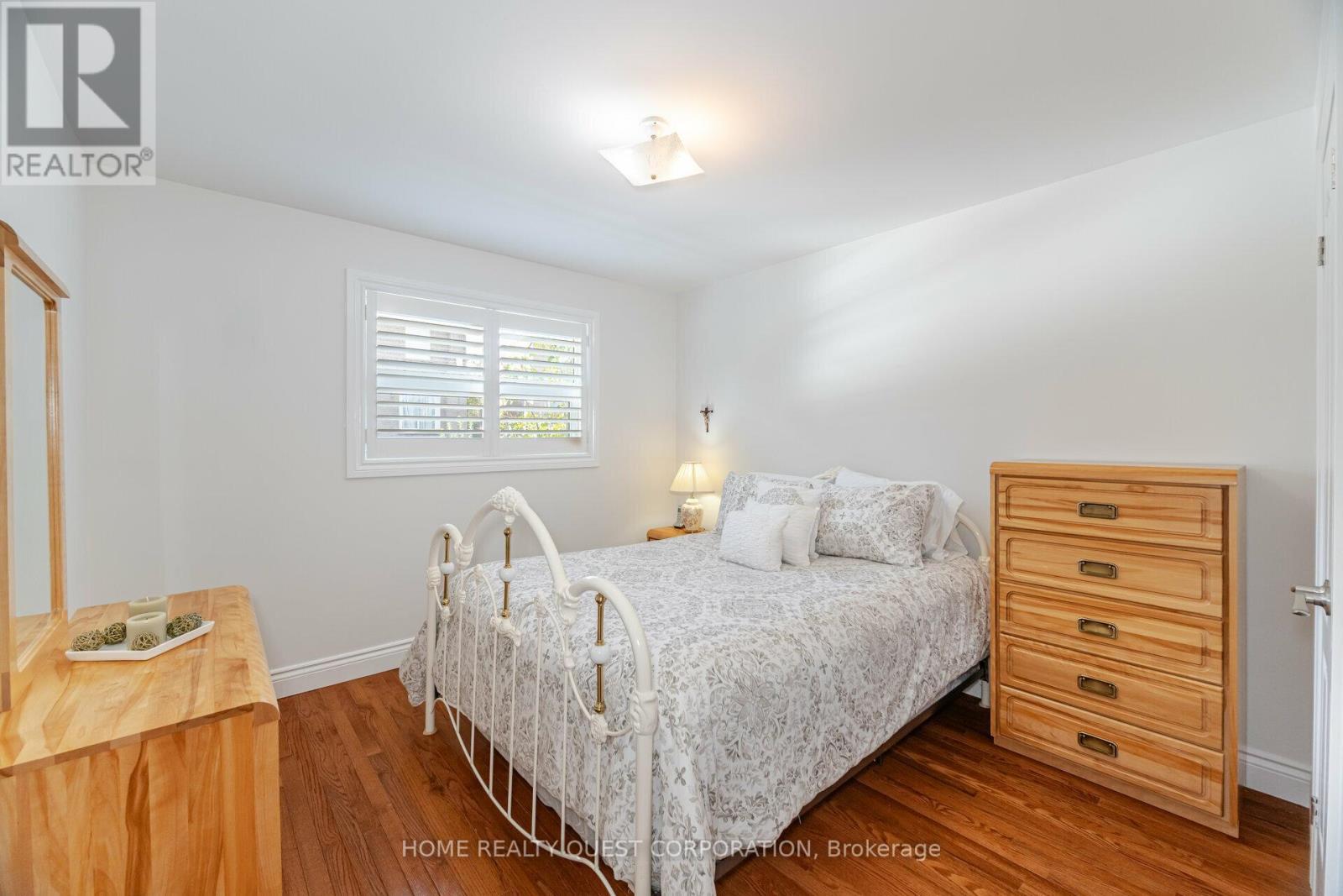 Large Bedroom - 4190 Bishopstoke Lane, Mississauga, ON - Indoor Photo Showing Bedroom