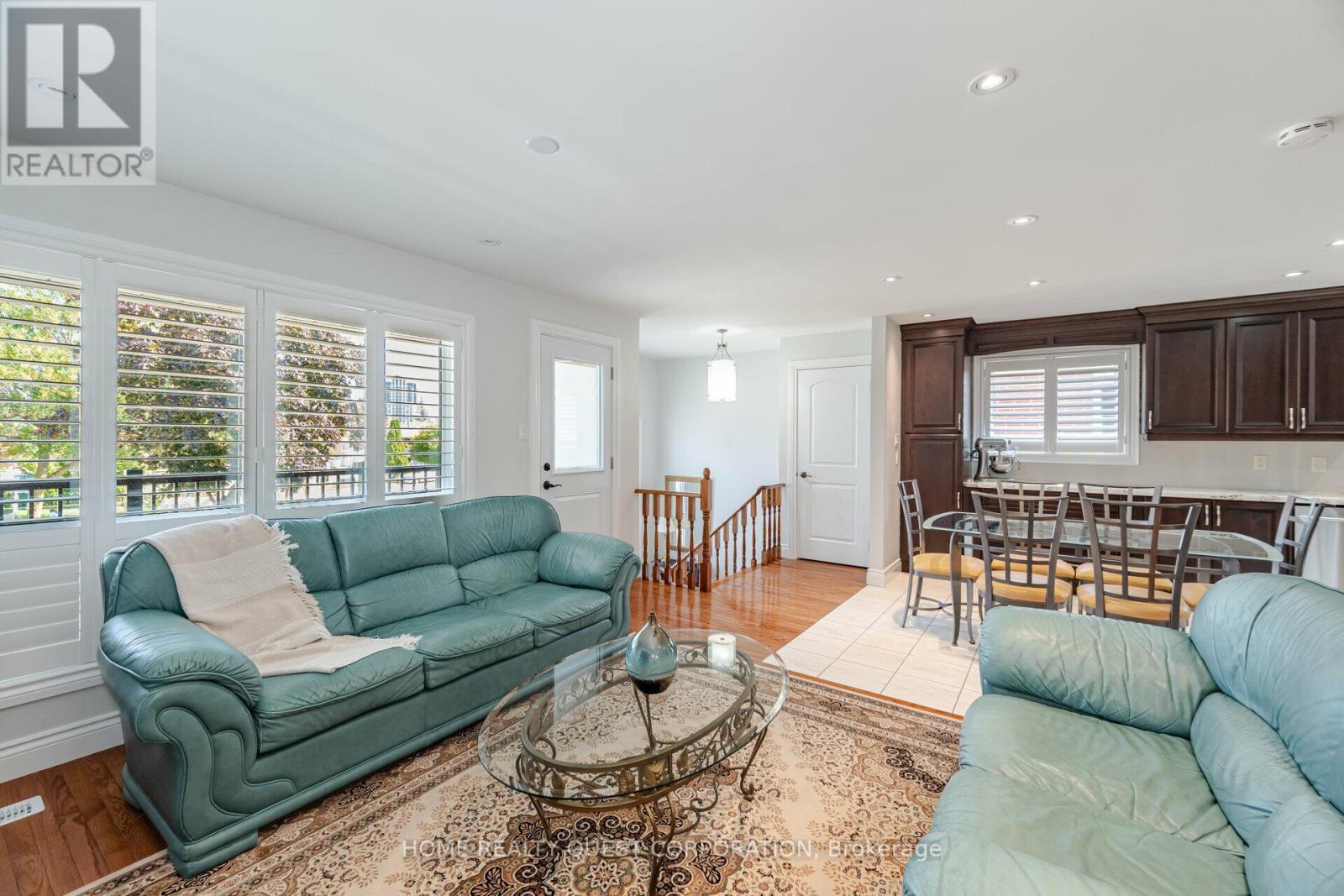 Large livivng room with balcony access - 4190 Bishopstoke Lane, Mississauga, ON - Indoor Photo Showing Living Room