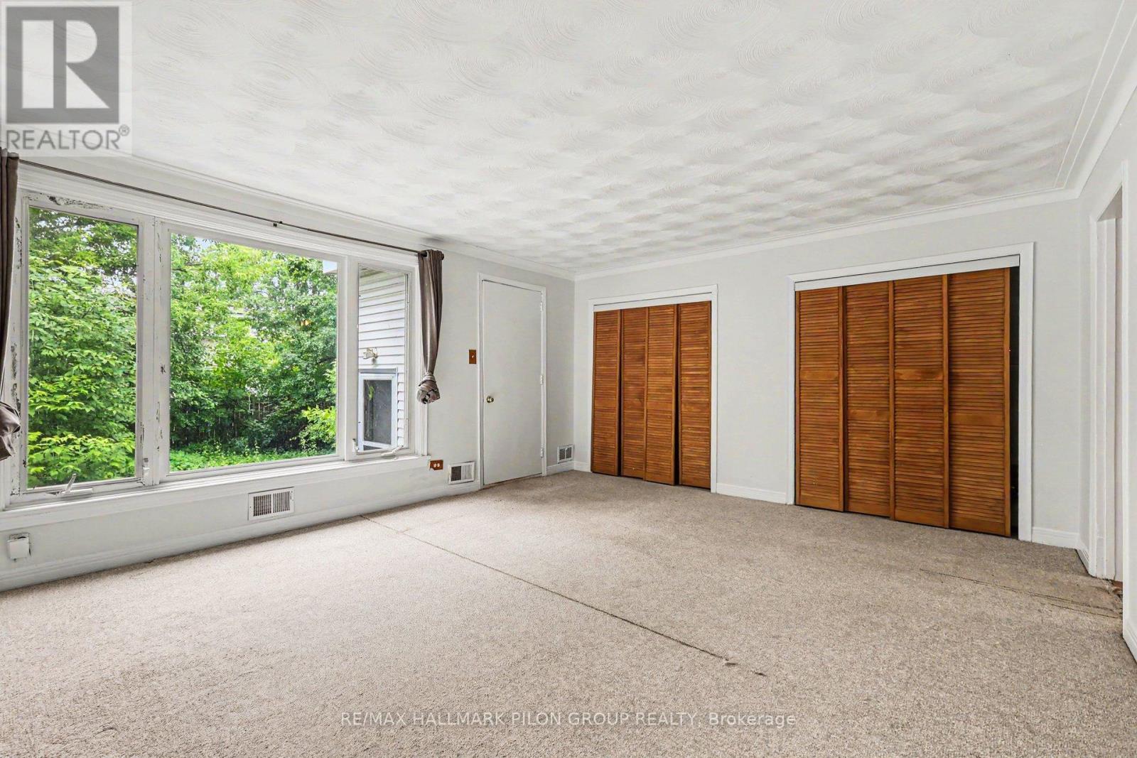 528 Guy Street, Ottawa, ON - Indoor Photo Showing Other Room
