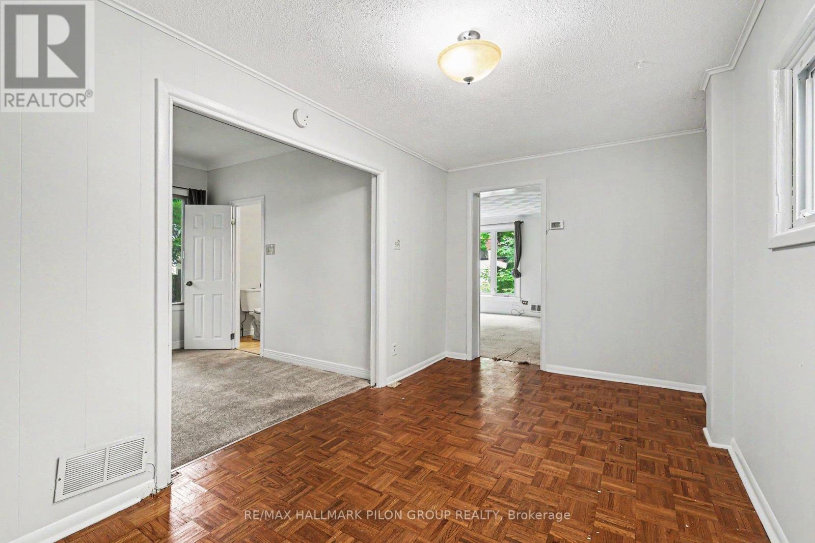 528 Guy Street, Ottawa, ON - Indoor Photo Showing Other Room