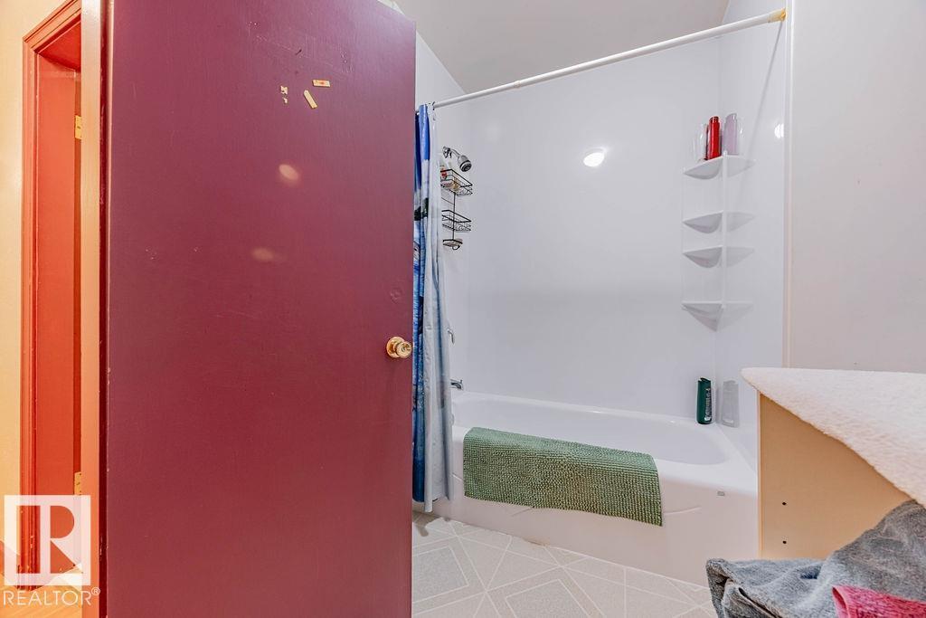 4912 50 St, Egremont, AB - Indoor Photo Showing Bathroom