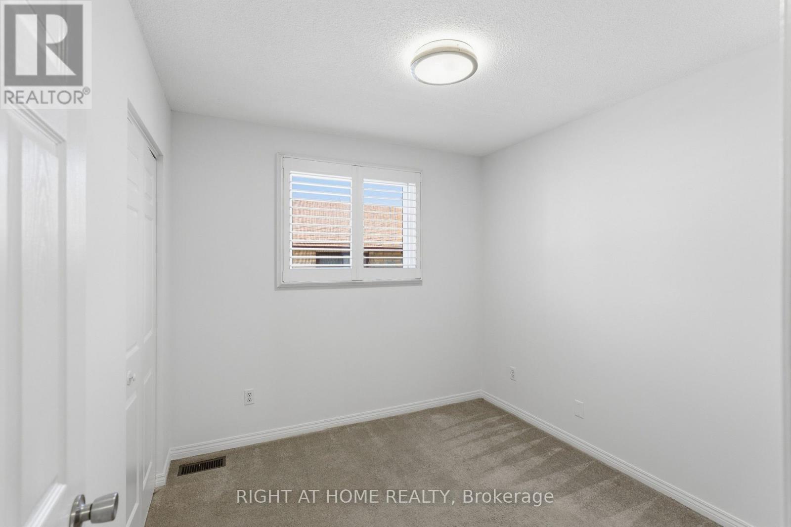 Upper - 341 Rexford Drive, Hamilton, ON - Indoor Photo Showing Other Room
