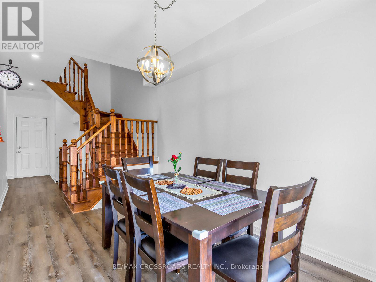 23 Worthview Drive S, Vaughan, ON - Indoor Photo Showing Dining Room