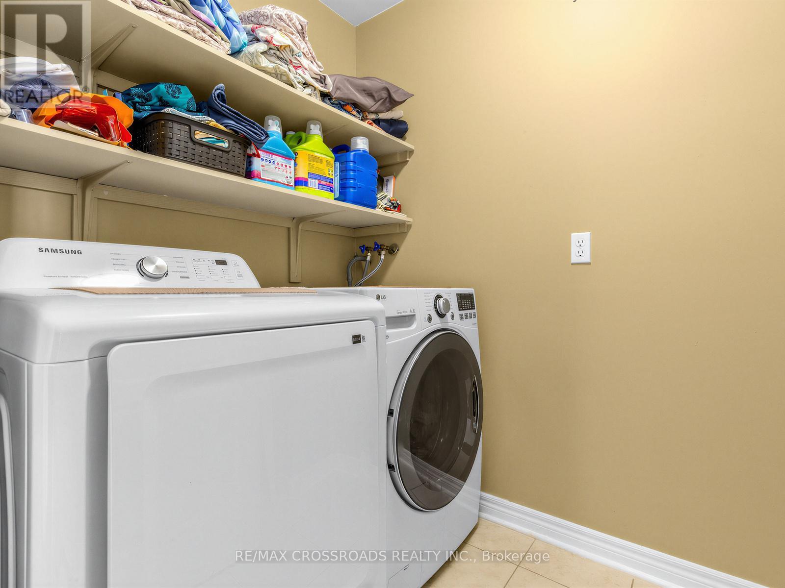 23 Worthview Drive S, Vaughan, ON - Indoor Photo Showing Laundry Room