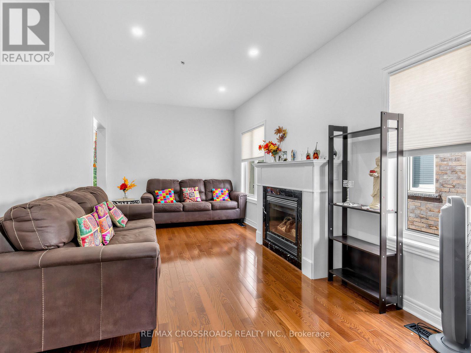 23 Worthview Drive S, Vaughan, ON - Indoor Photo Showing Living Room With Fireplace