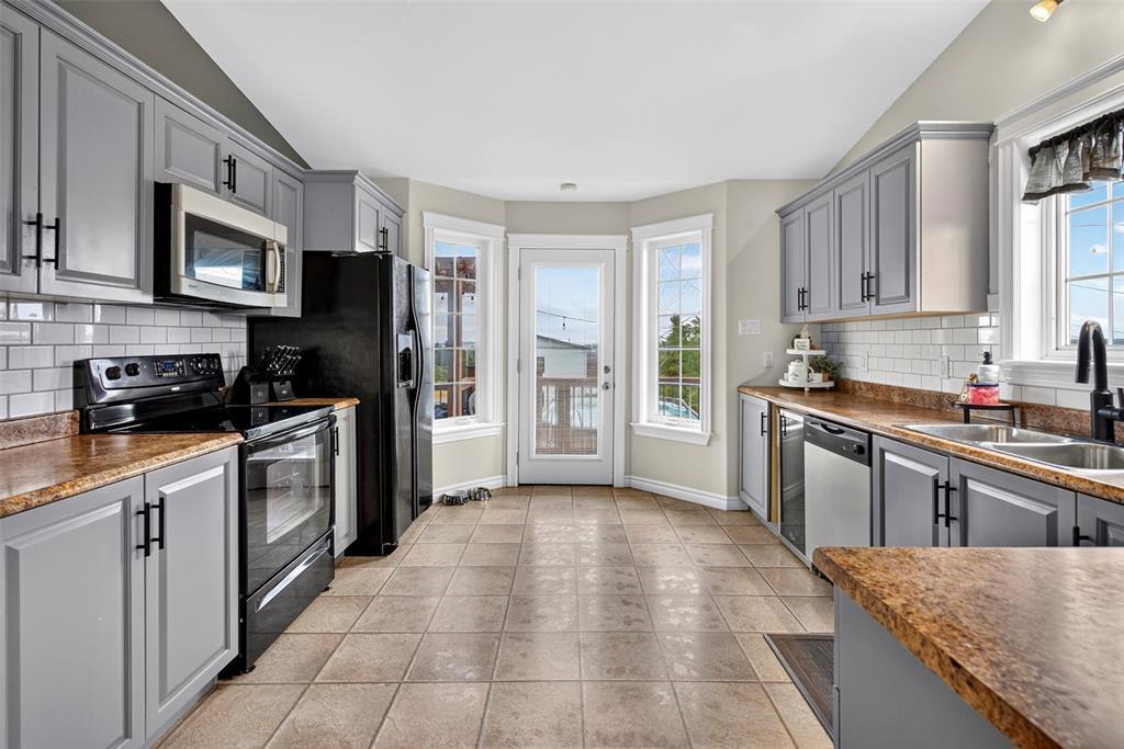 21 Fitzgerald Place, Bay Roberts, NL - Indoor Photo Showing Kitchen With Double Sink