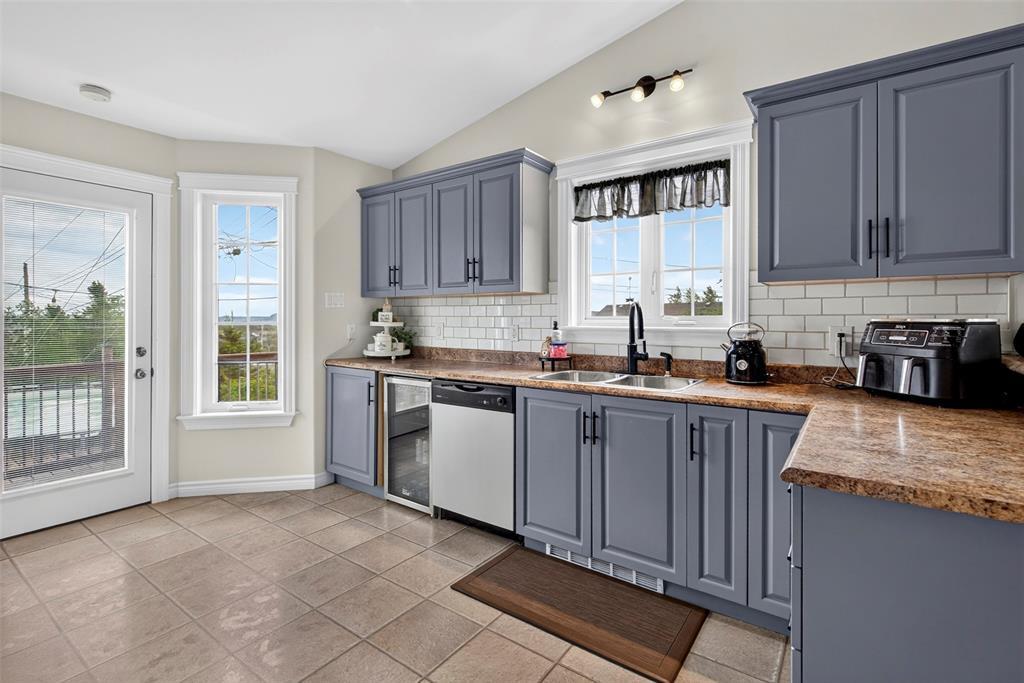 21 Fitzgerald Place, Bay Roberts, NL - Indoor Photo Showing Kitchen With Double Sink