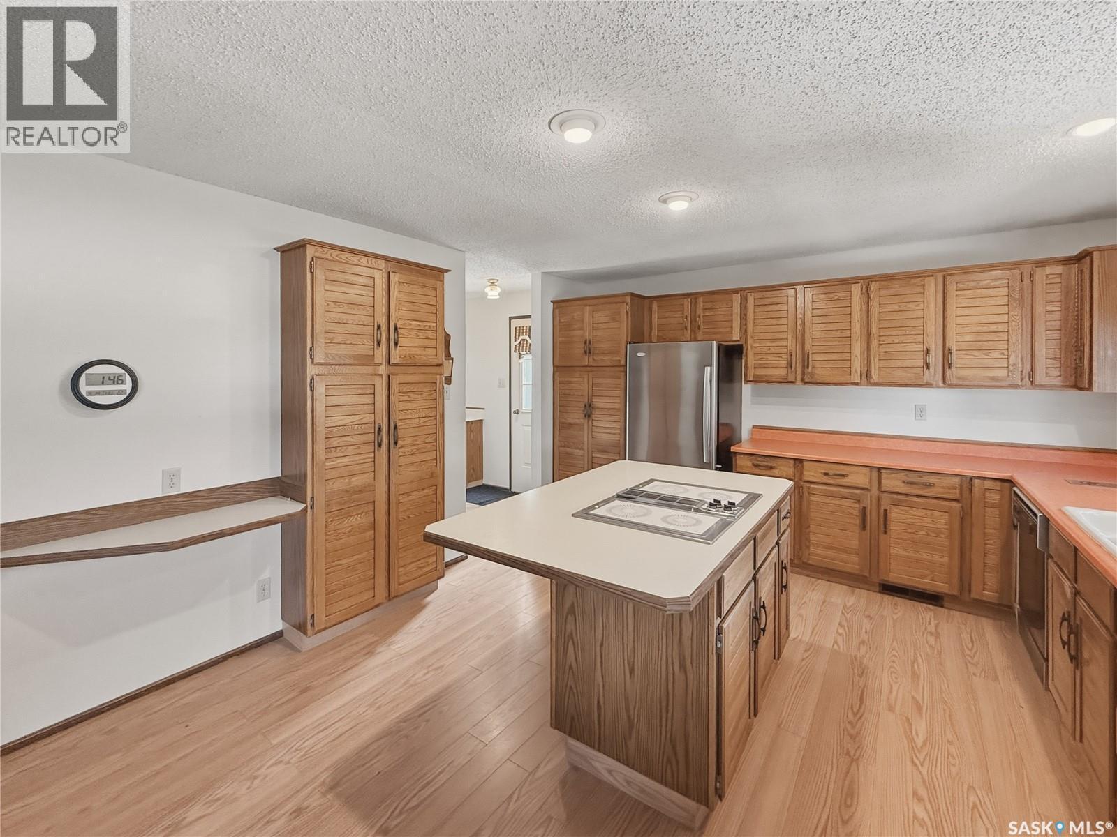 512 1St Street N, Cabri, SK - Indoor Photo Showing Kitchen