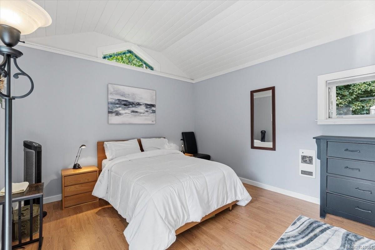 381 Dunsmuir Rd, Qualicum Beach, BC