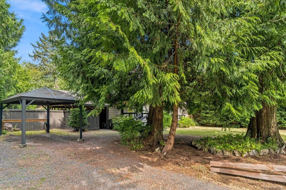 381 Dunsmuir Rd, Qualicum Beach, BC