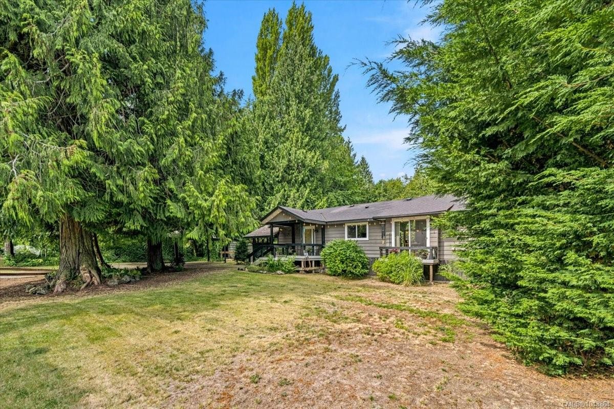 381 Dunsmuir Rd, Qualicum Beach, BC
