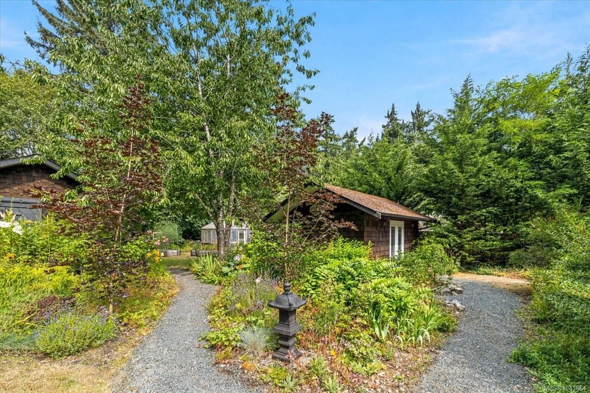 381 Dunsmuir Rd, Qualicum Beach, BC