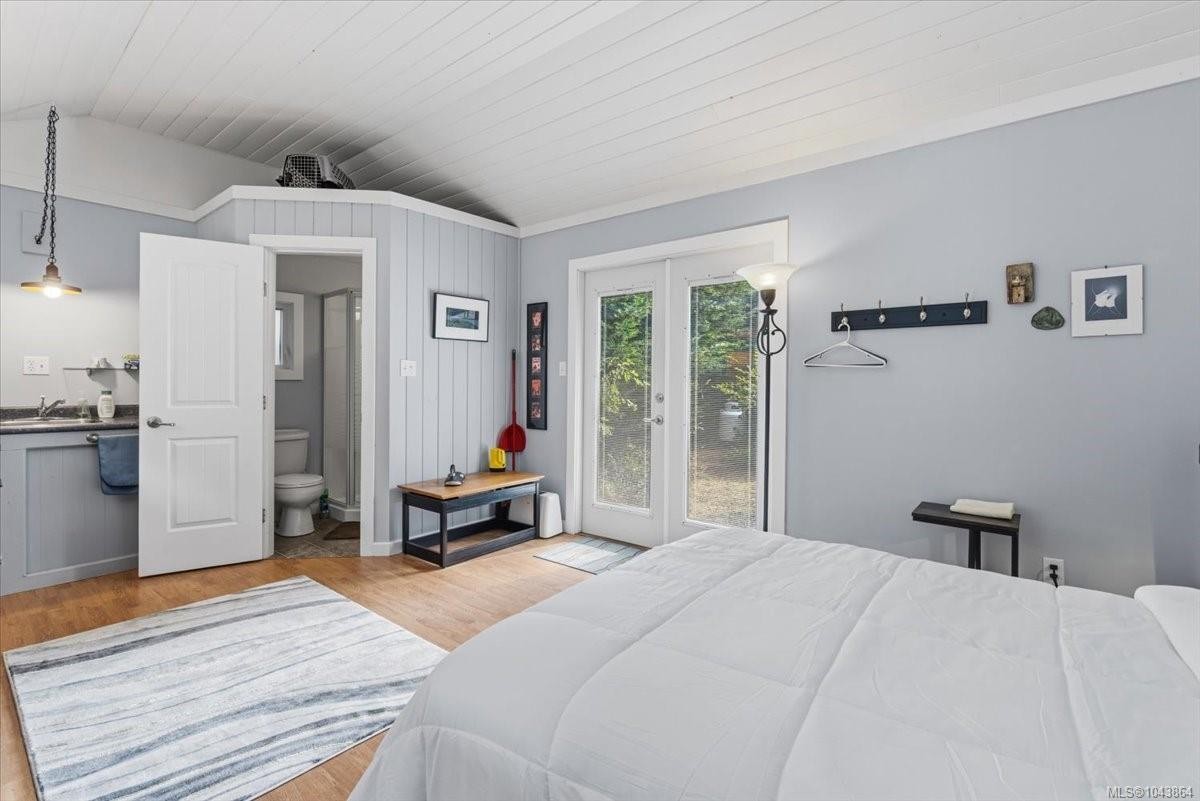381 Dunsmuir Rd, Qualicum Beach, BC