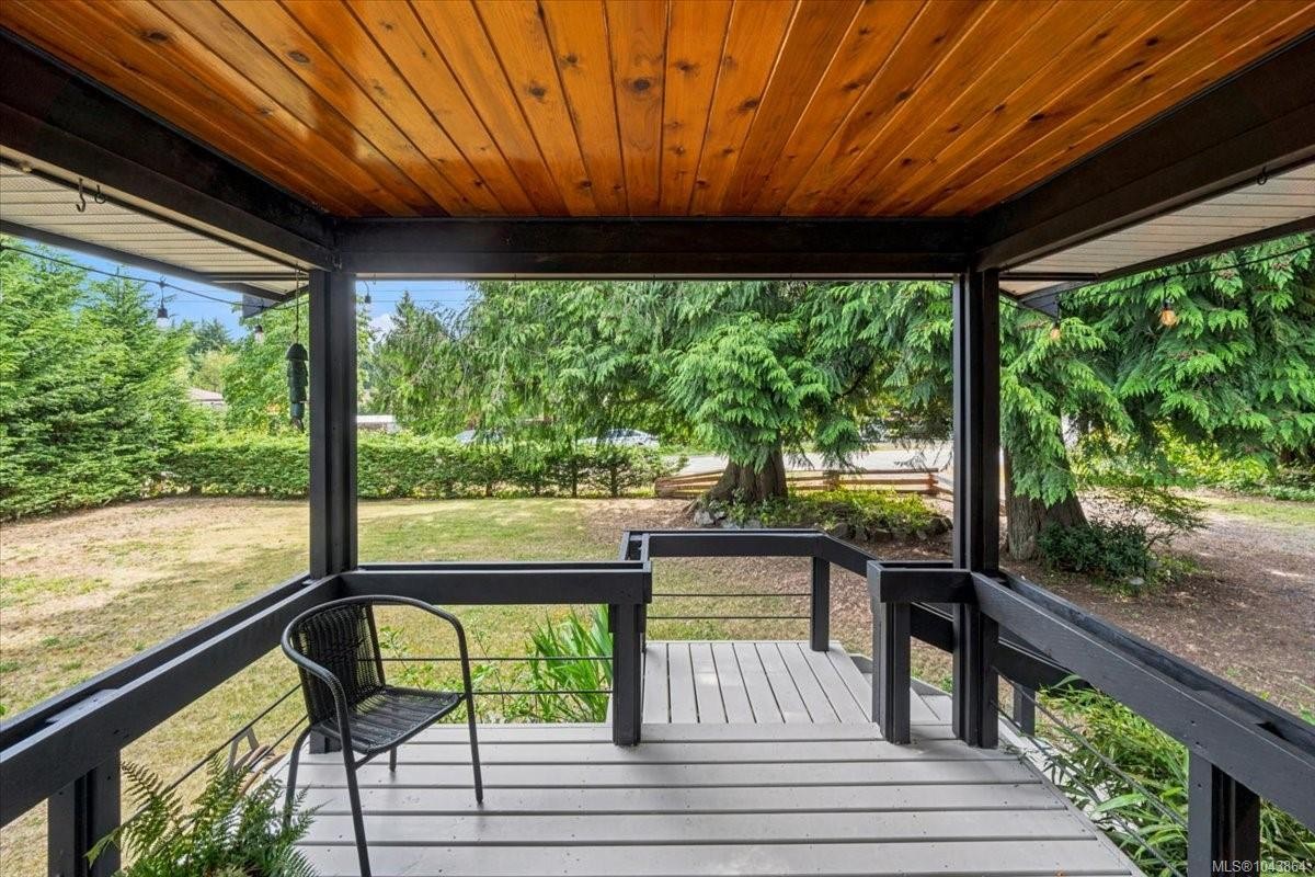 381 Dunsmuir Rd, Qualicum Beach, BC