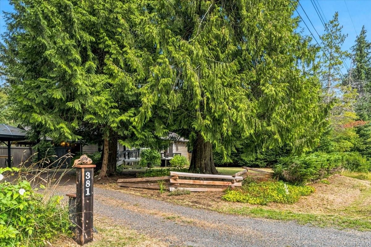 381 Dunsmuir Rd, Qualicum Beach, BC