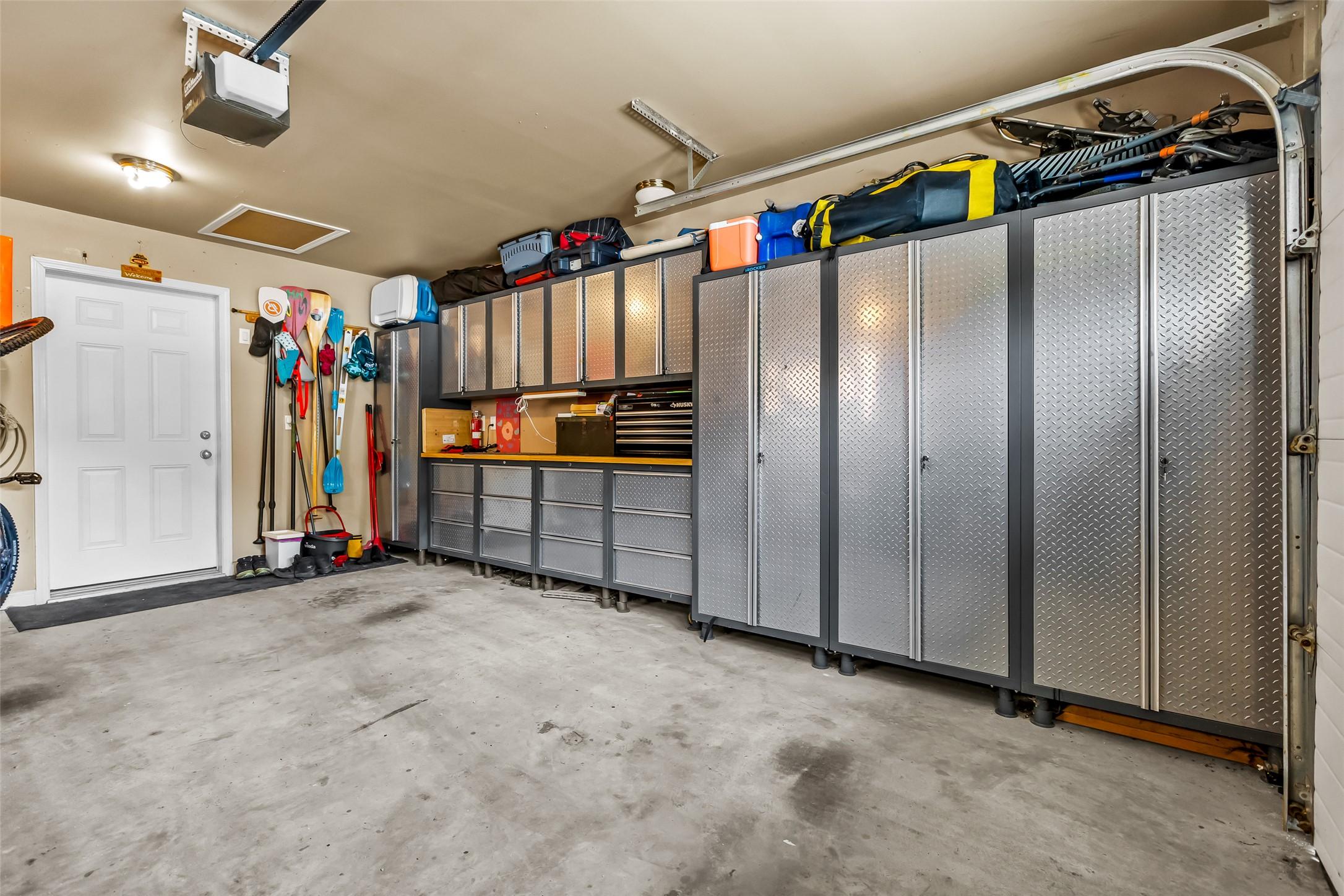 1901 Alder Street, Creston, BC - Indoor Photo Showing Garage