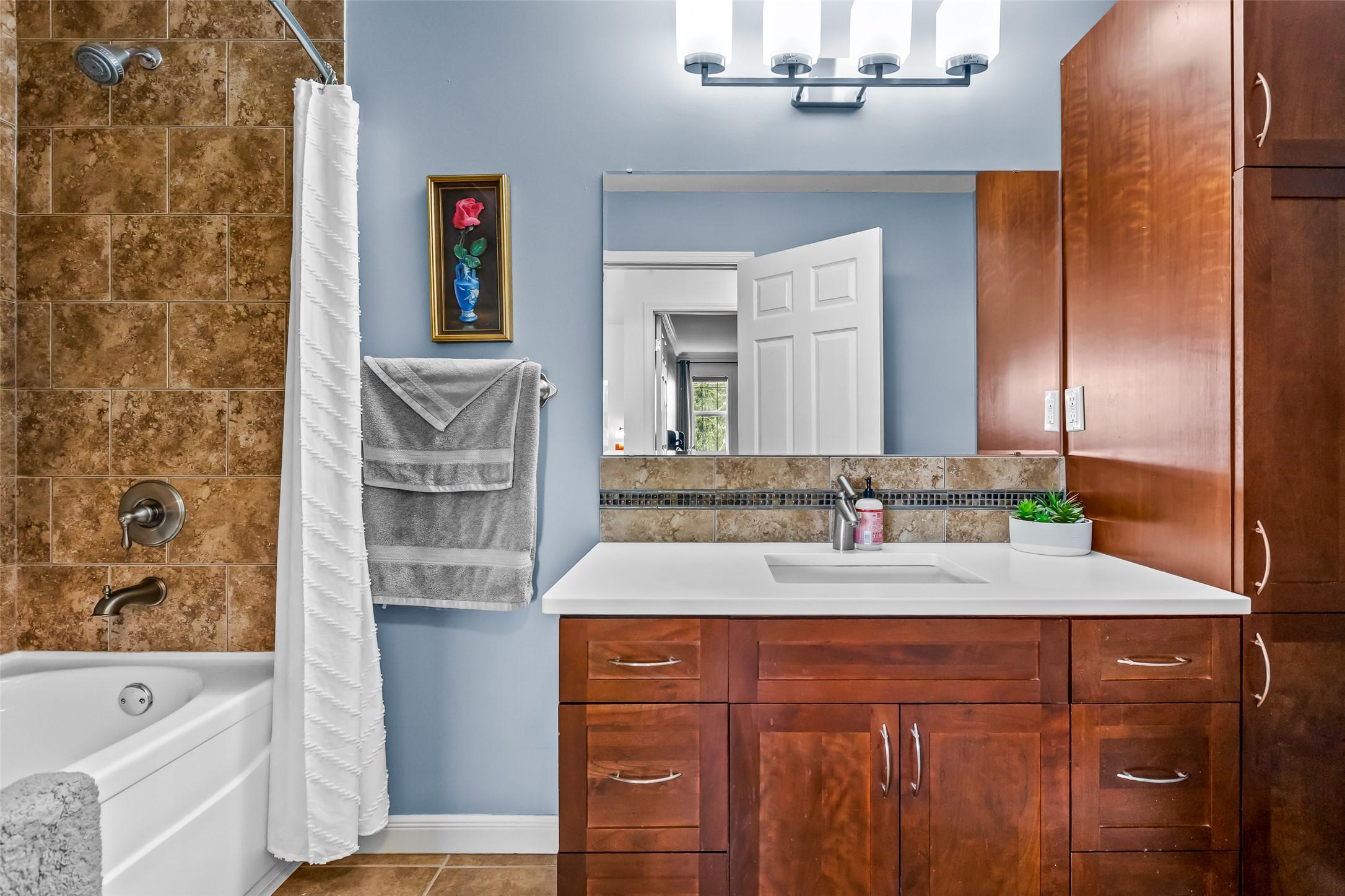 1901 Alder Street, Creston, BC - Indoor Photo Showing Bathroom