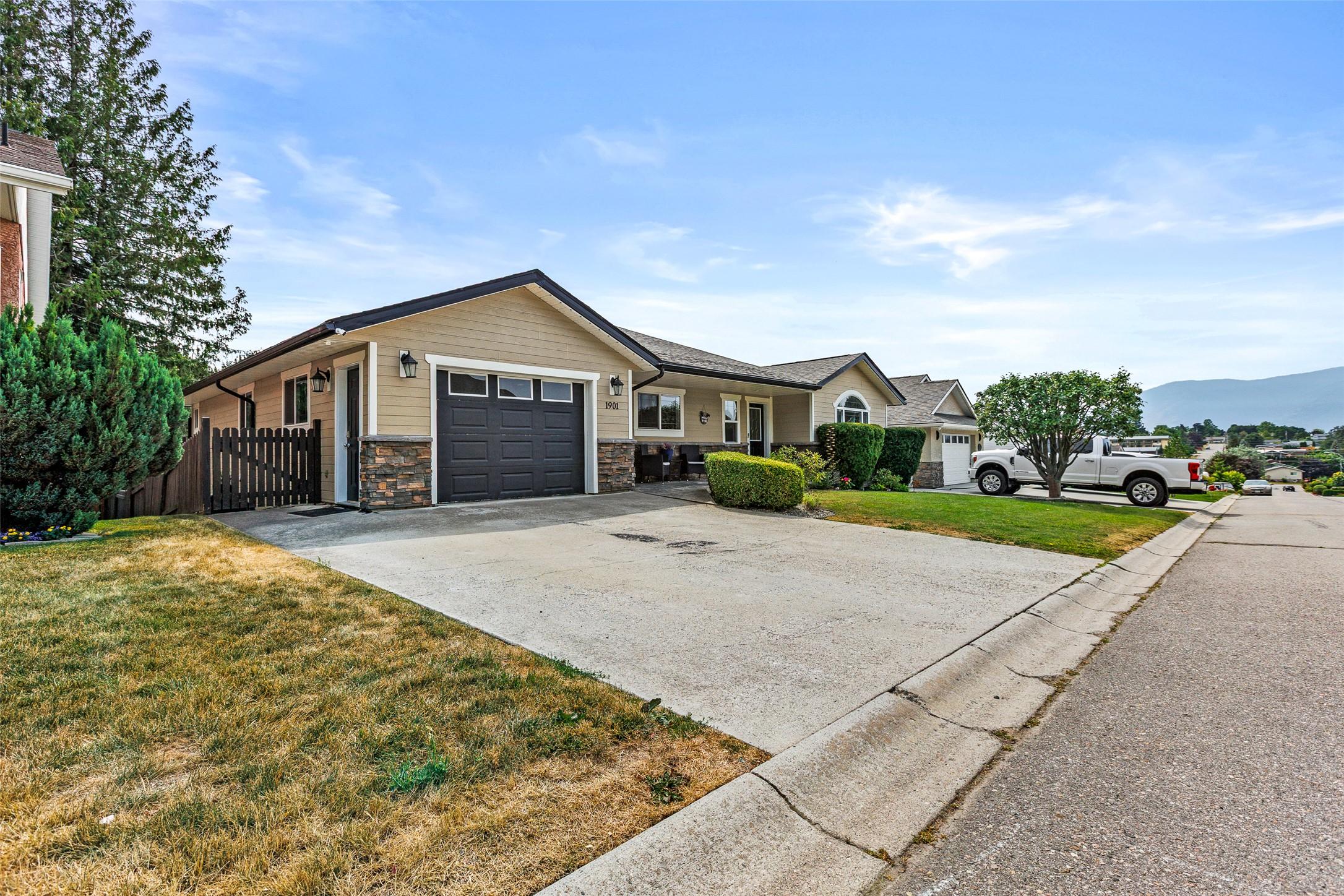1901 Alder Street, Creston, BC - Outdoor