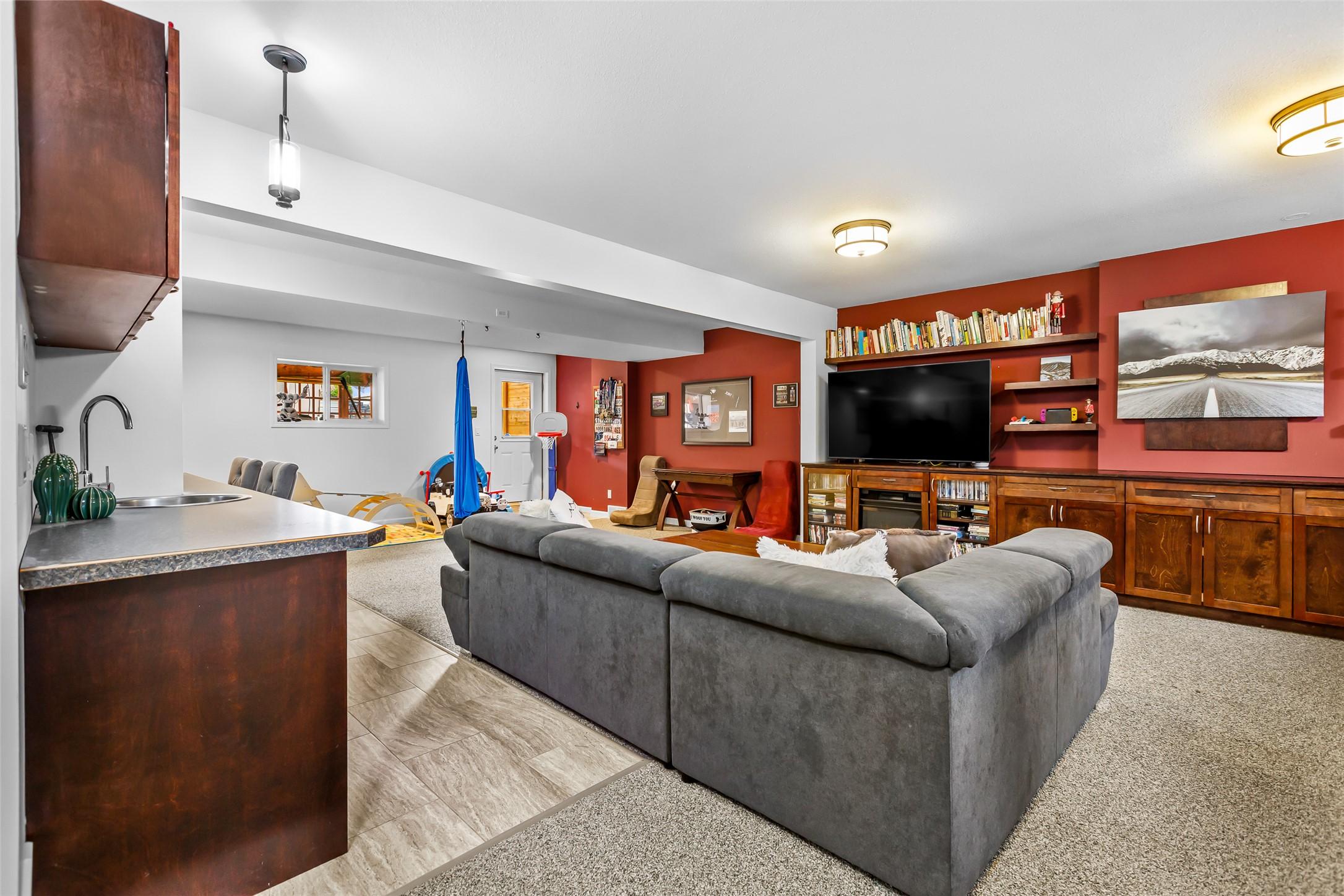 1901 Alder Street, Creston, BC - Indoor