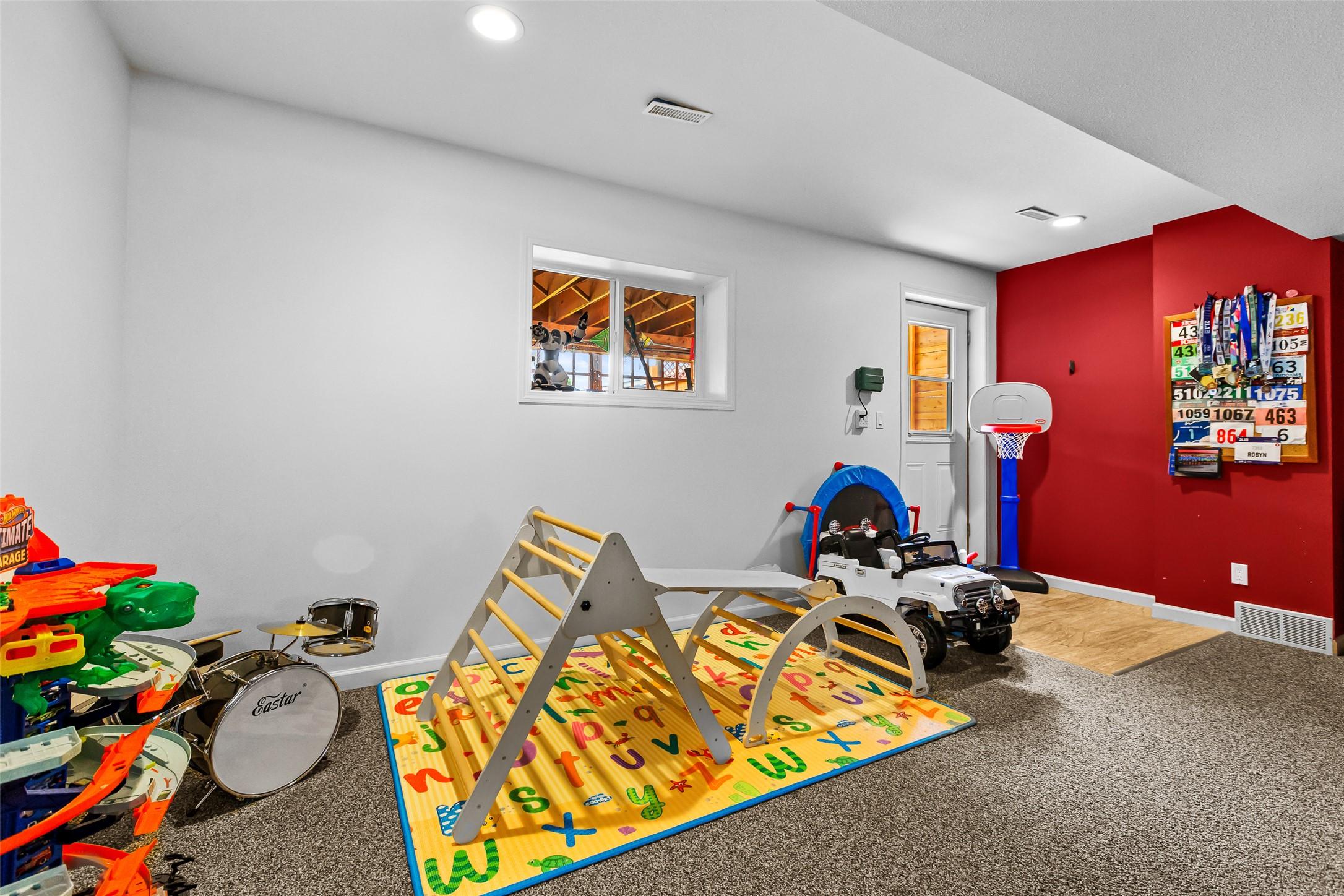 1901 Alder Street, Creston, BC - Indoor