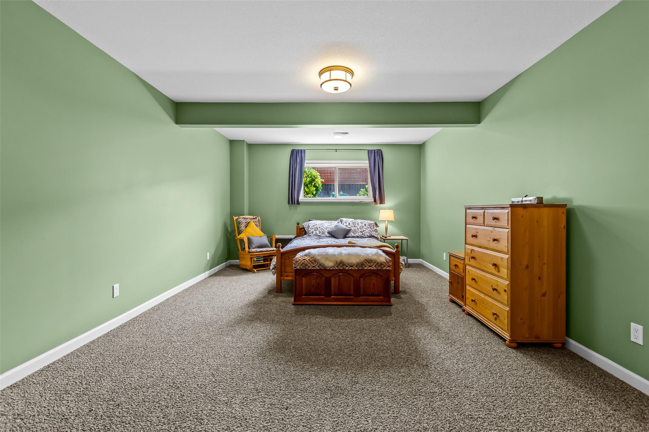 1901 Alder Street, Creston, BC - Indoor Photo Showing Bedroom