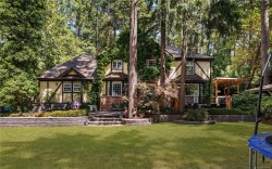 3049 Telegraph Rd Mill Bay, BC V0R 2P0